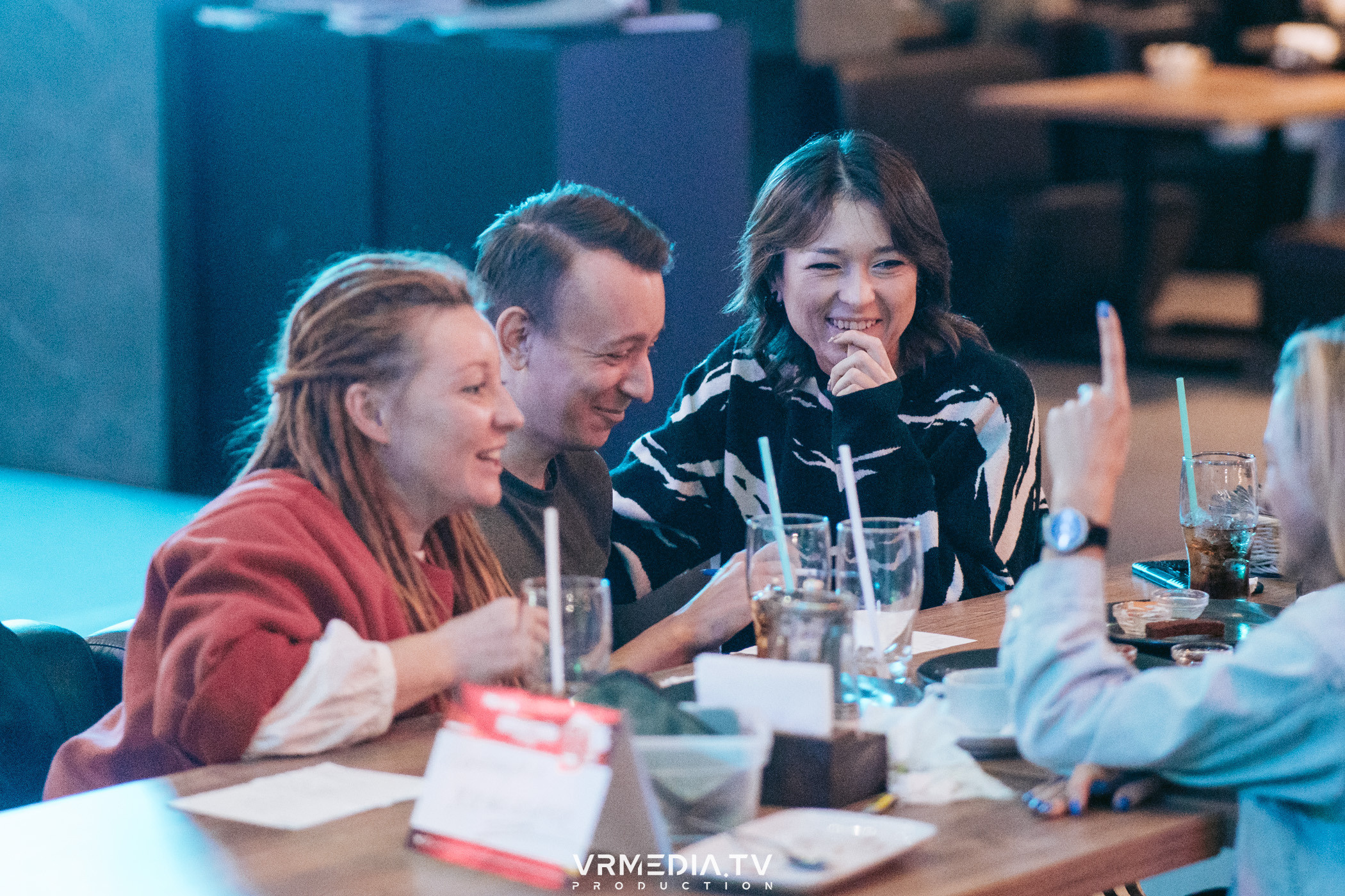 Эйнштейн party в баре «Друзья»