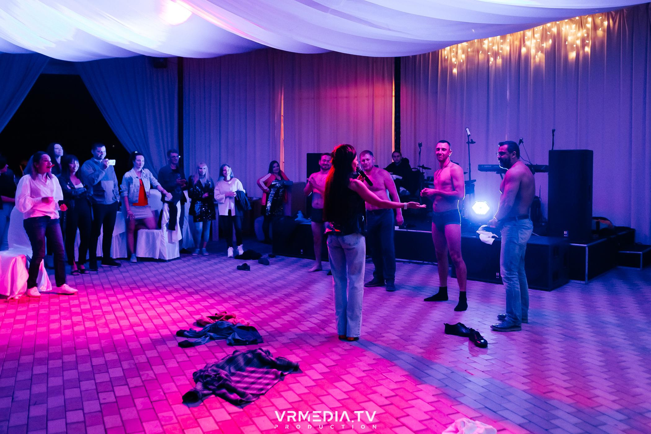 Дискотека 90-х в ресторане «Империя»