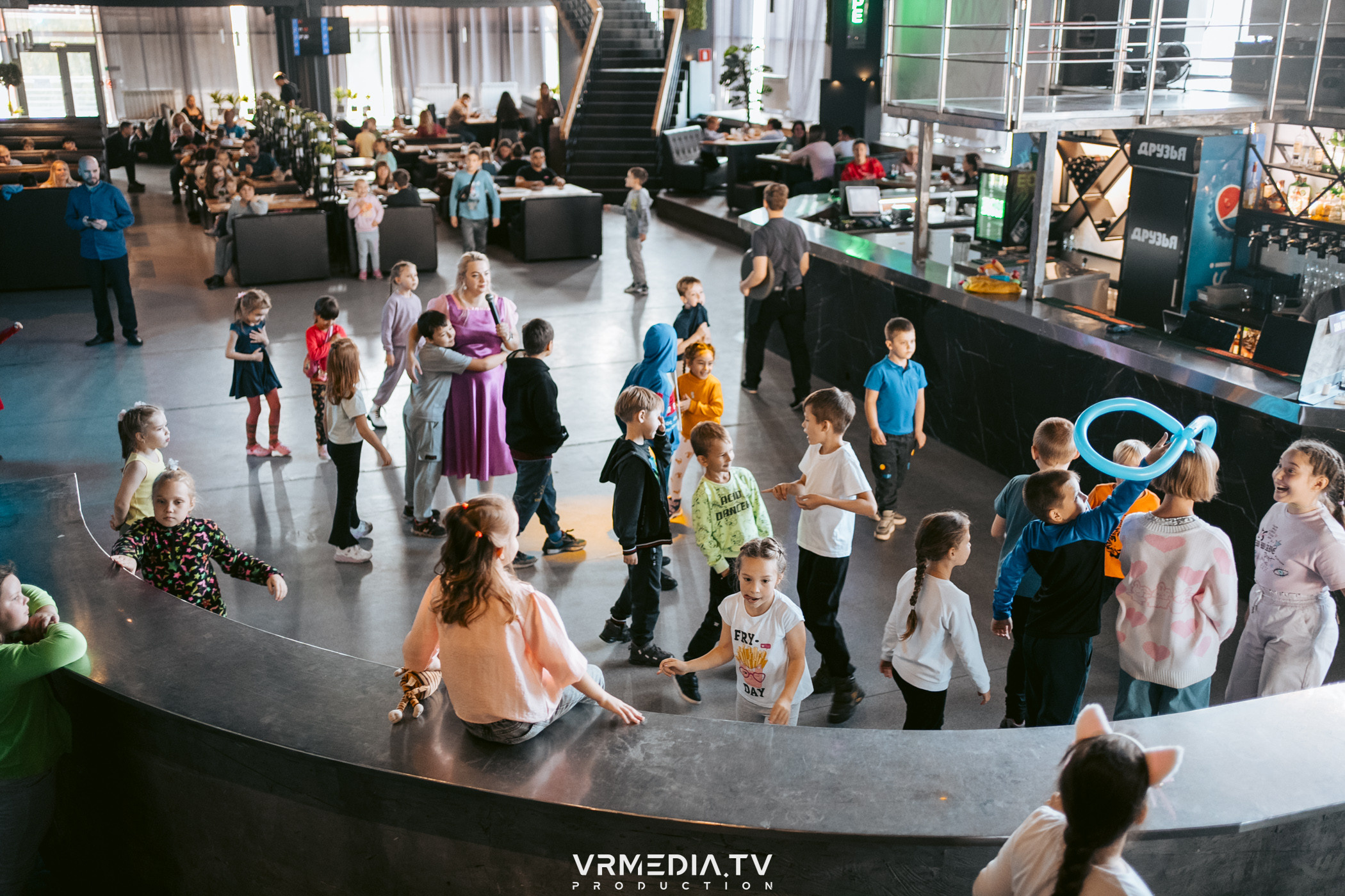 Baby time в баре «Друзья»