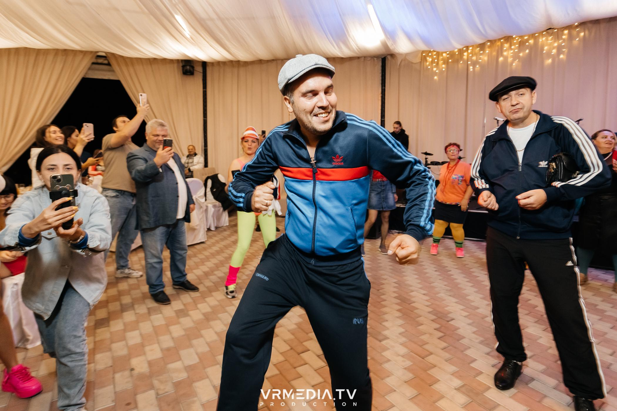 Дискотека 90-х в ресторане «Империя»