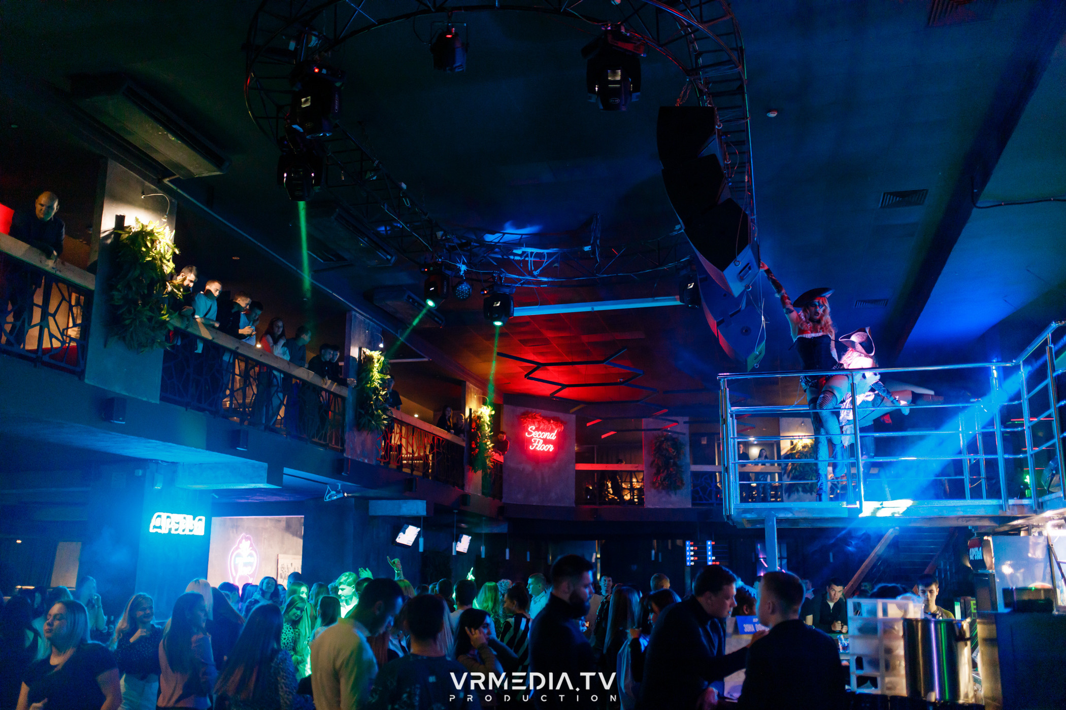 Выходные в баре «Друзья»