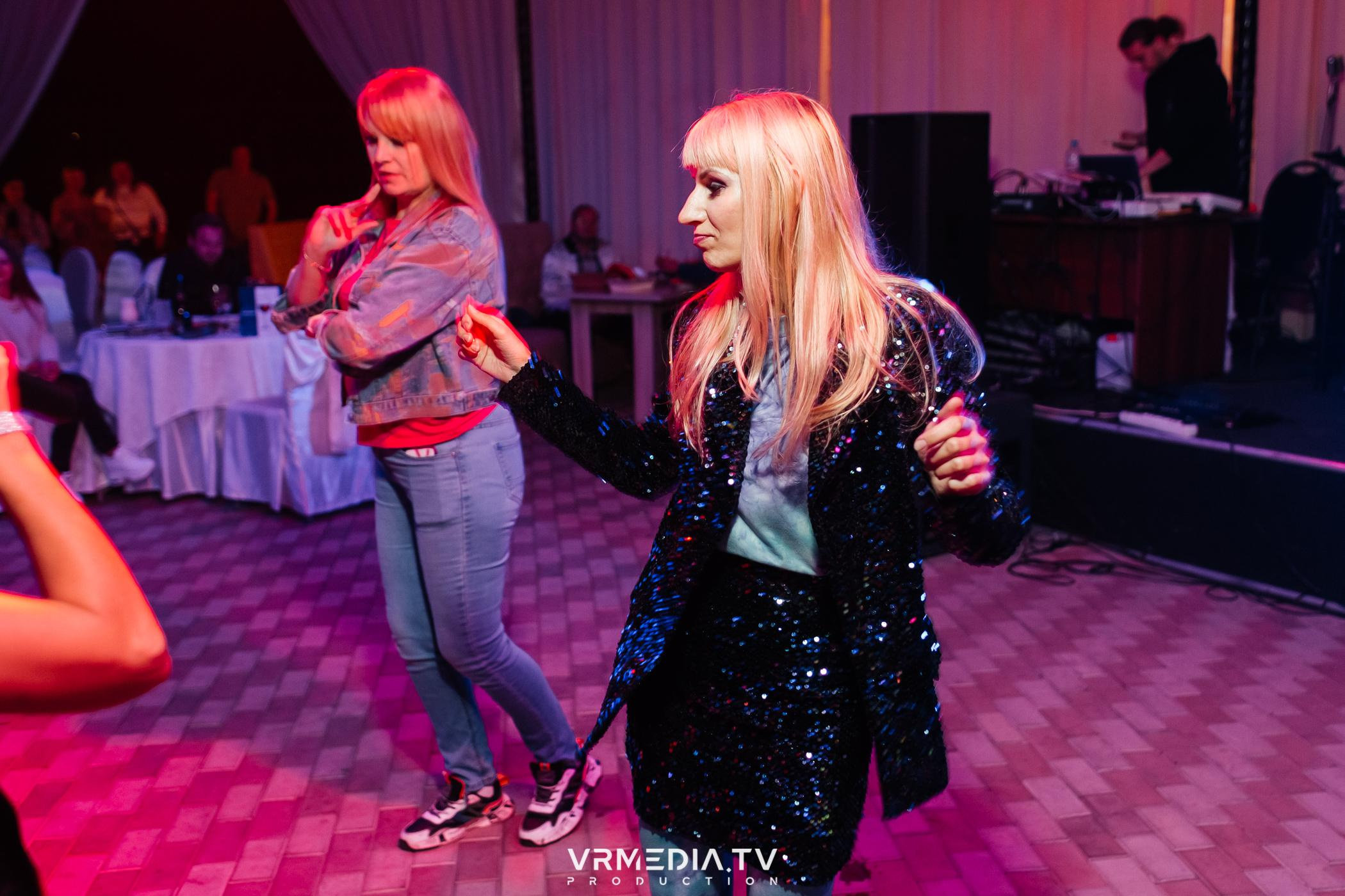 Дискотека 90-х в ресторане «Империя»