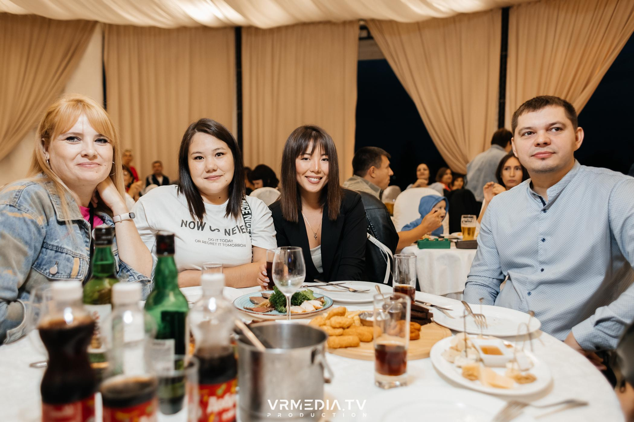 Дискотека 90-х в ресторане «Империя»