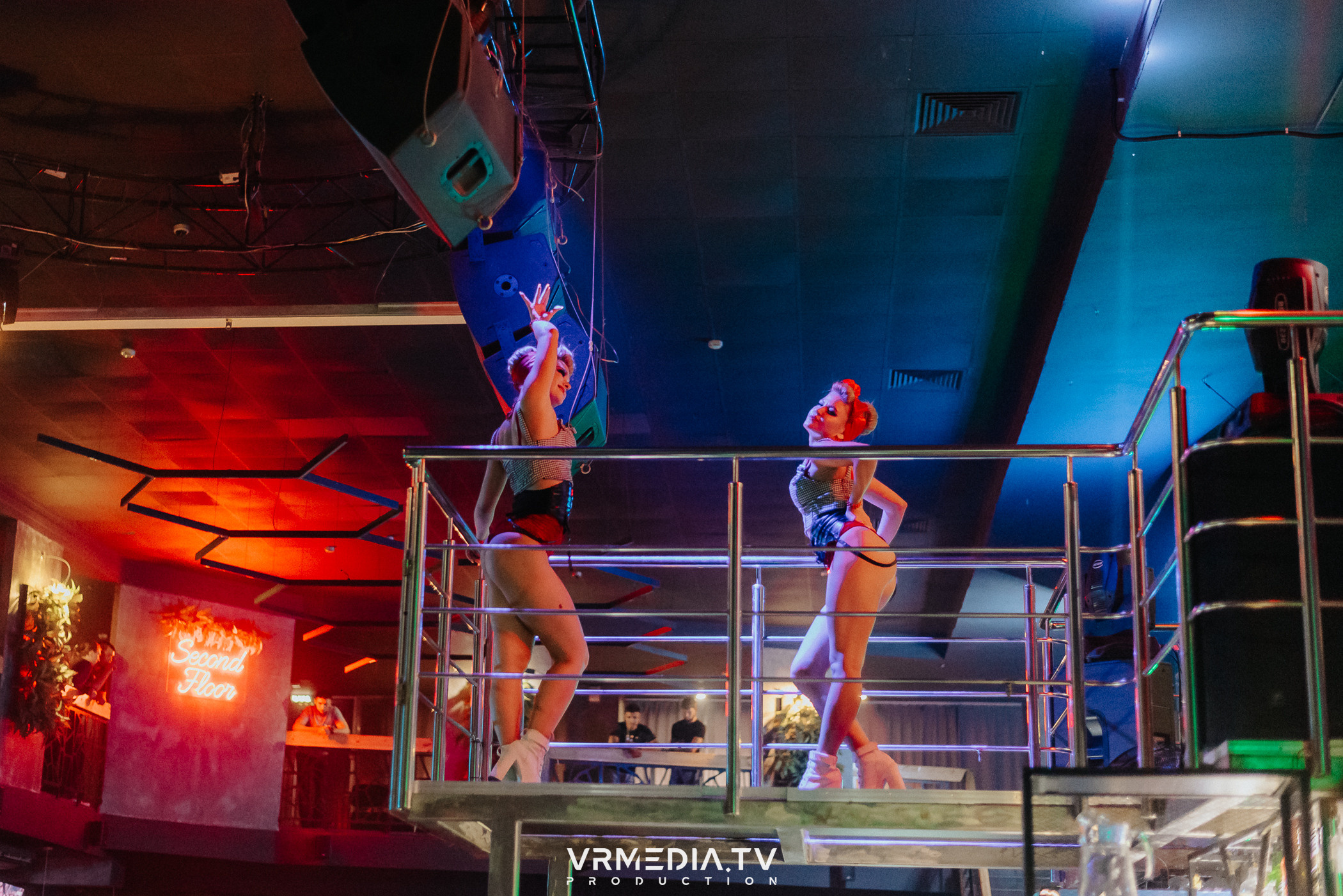 Выходные в баре «DOSKI»