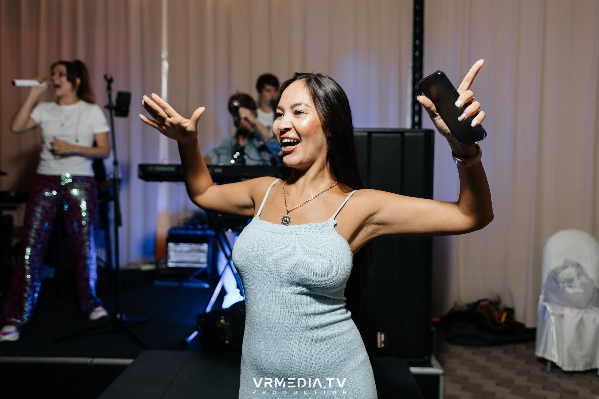 Дискотека 90-х в ресторане «Империя»