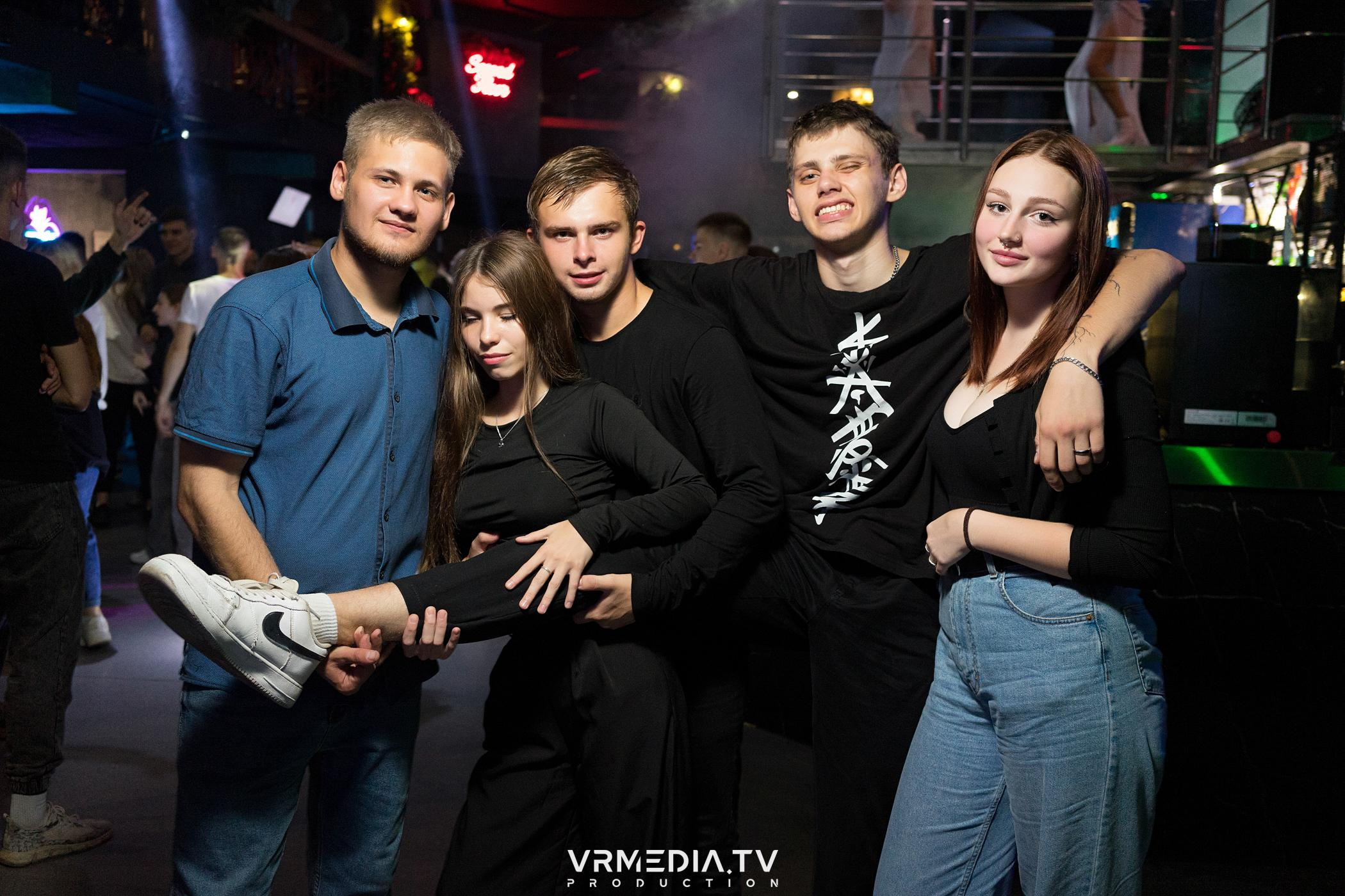 Выходные в баре «DOSKI»