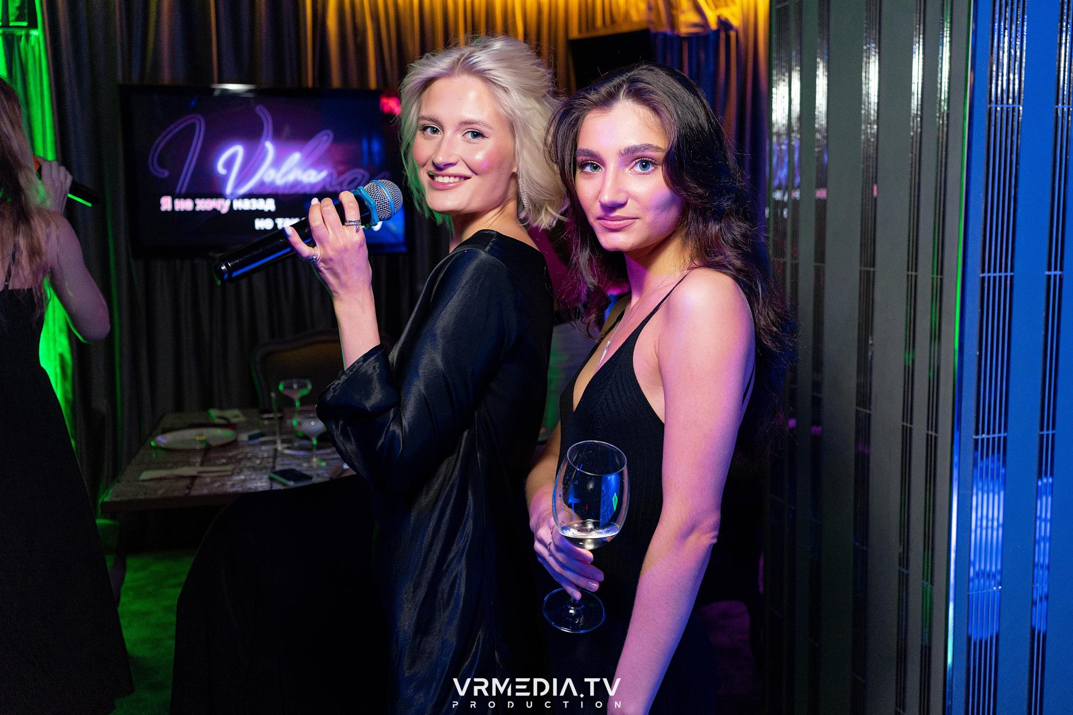 Выходные в караоке-баре «Volna»
