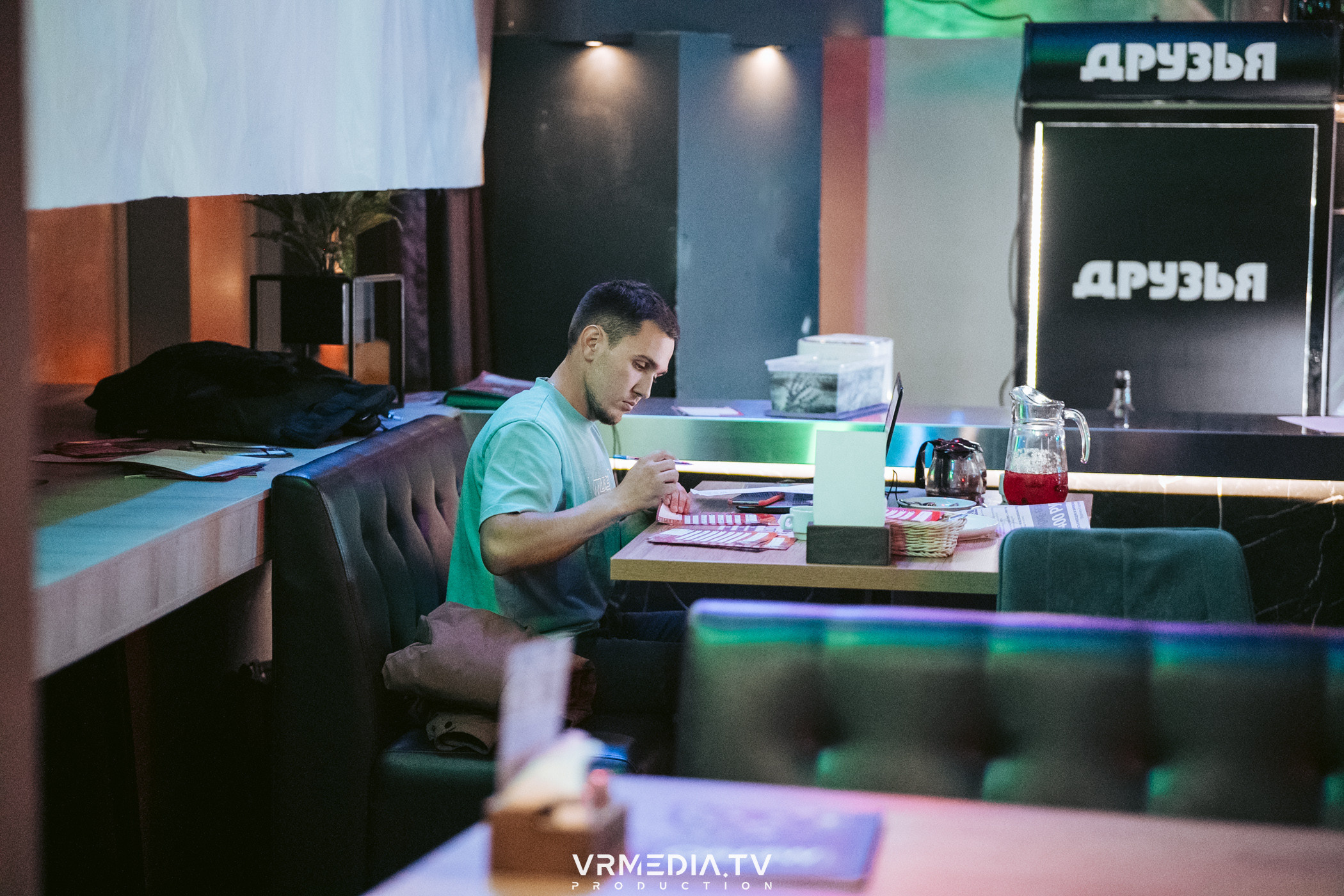 WoW QuiZ в баре «Друзья»