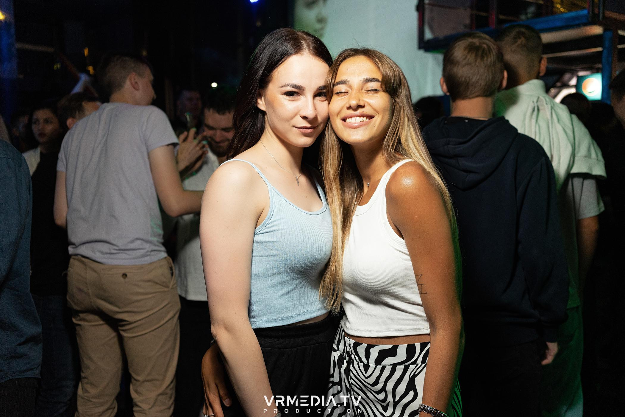 Выходные в баре «DOSKI»