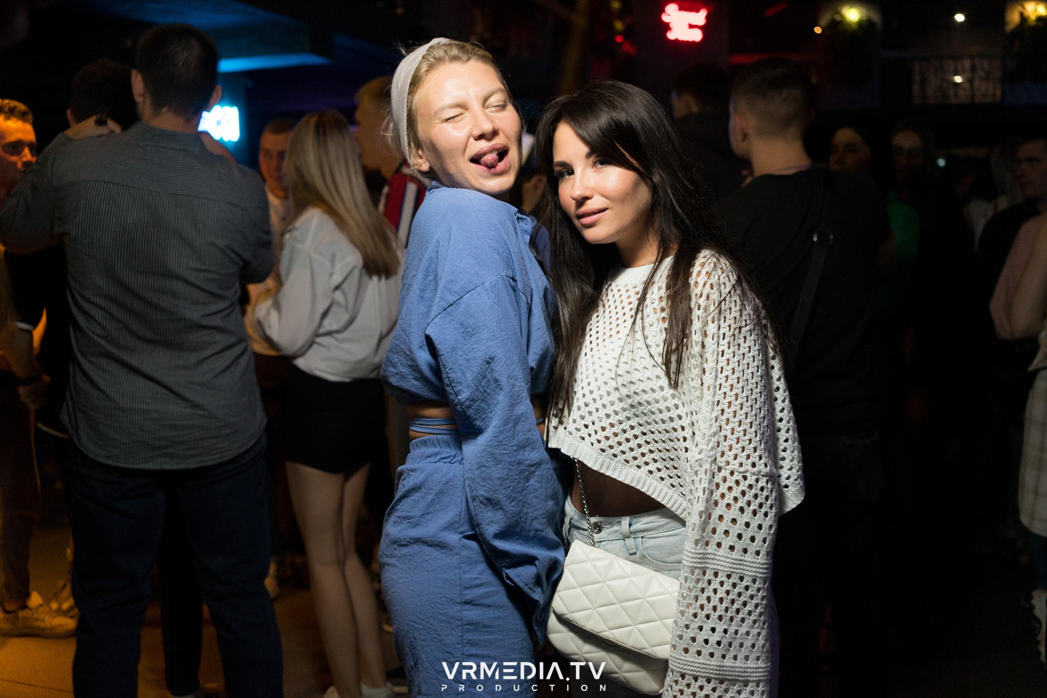 Выходные в баре «DOSKI»