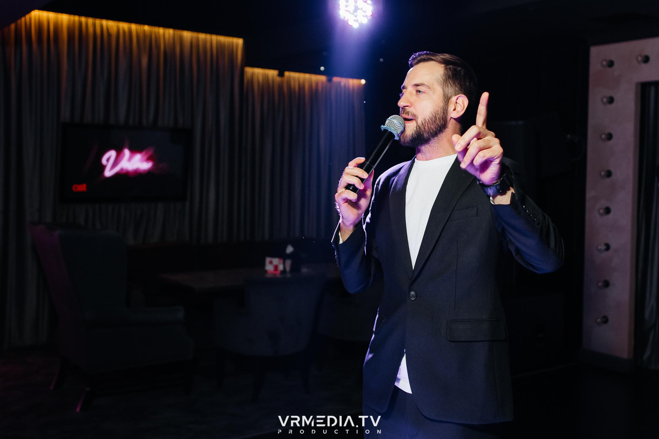 «Gentlemen show» в караоке-баре «Volna»