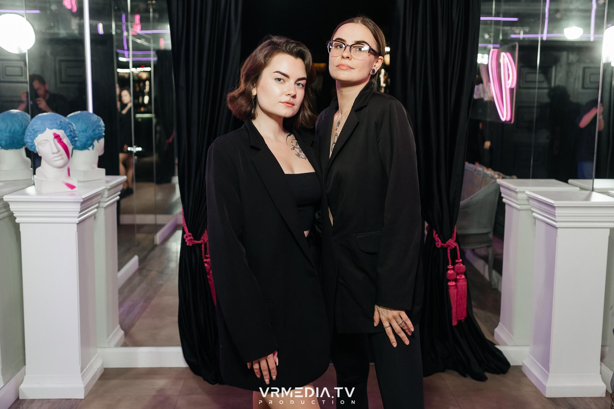 «Gentlemen show» в караоке-баре «Volna»