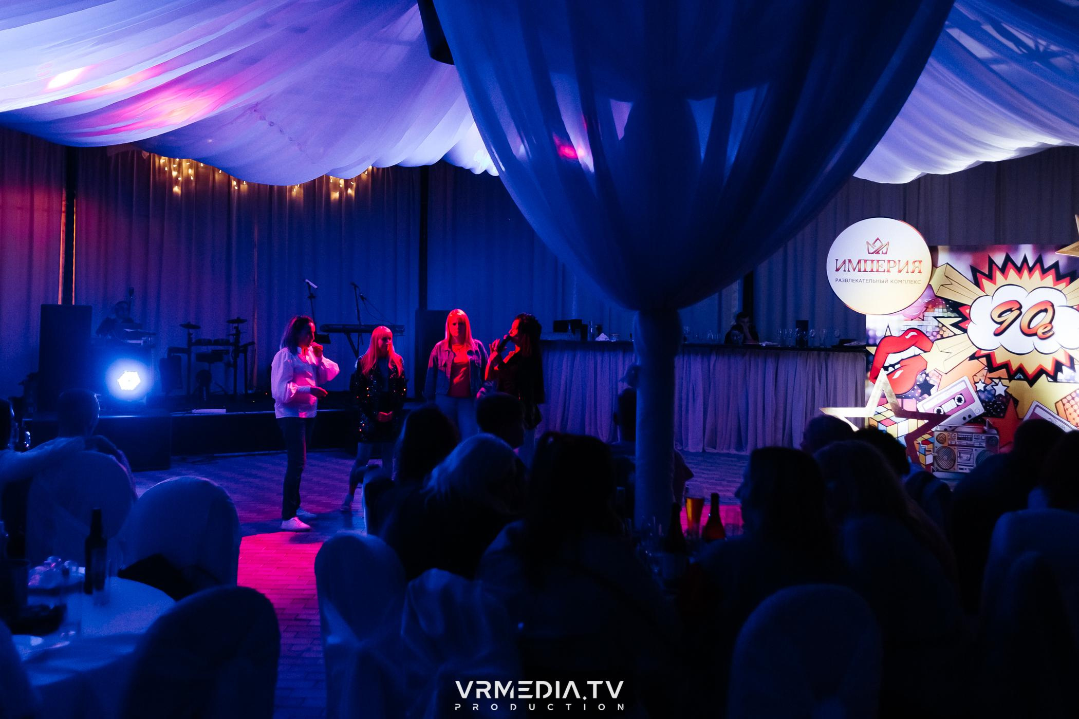 Дискотека 90-х в ресторане «Империя»