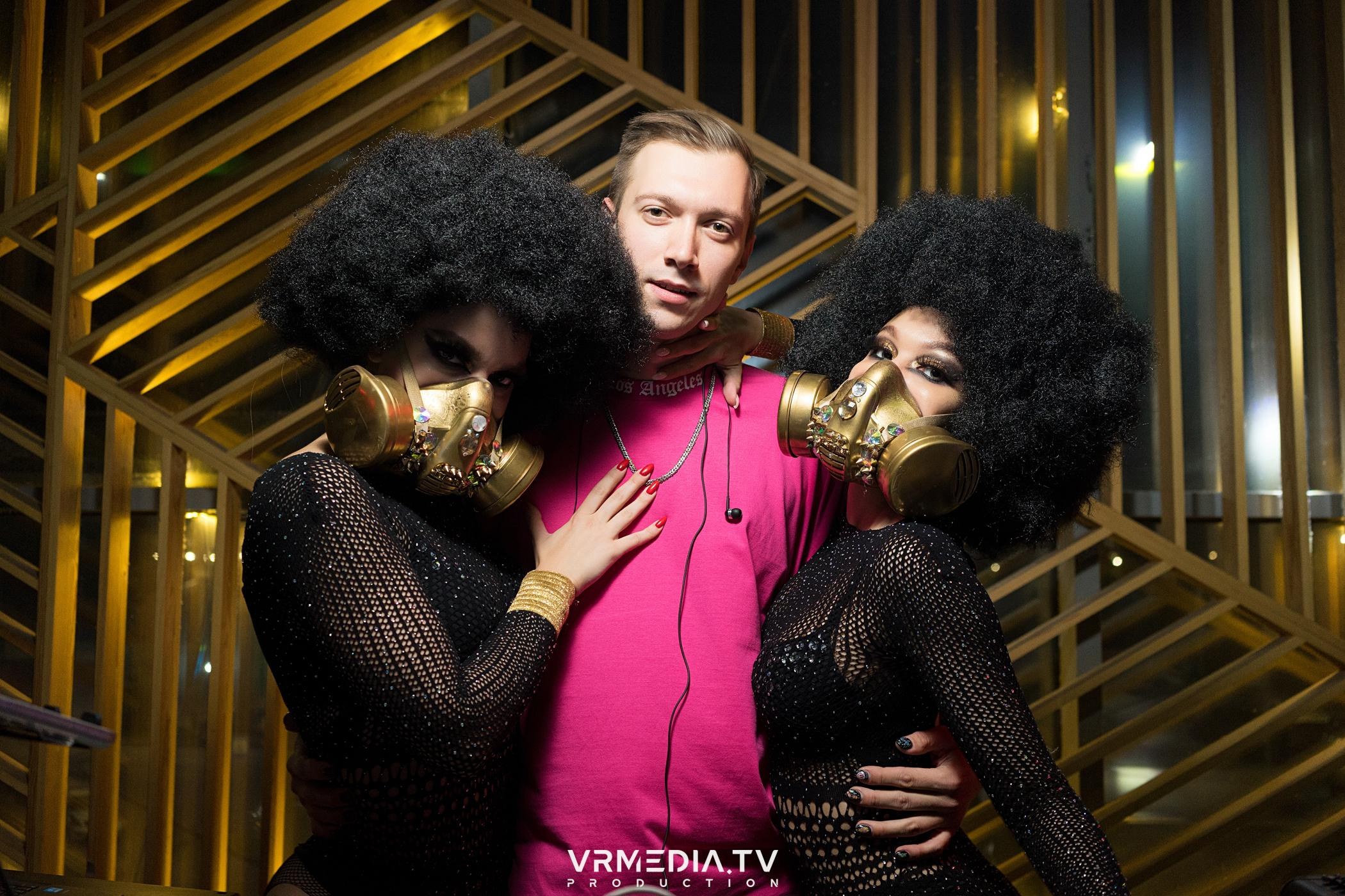 Выходные в баре «DOSKI»