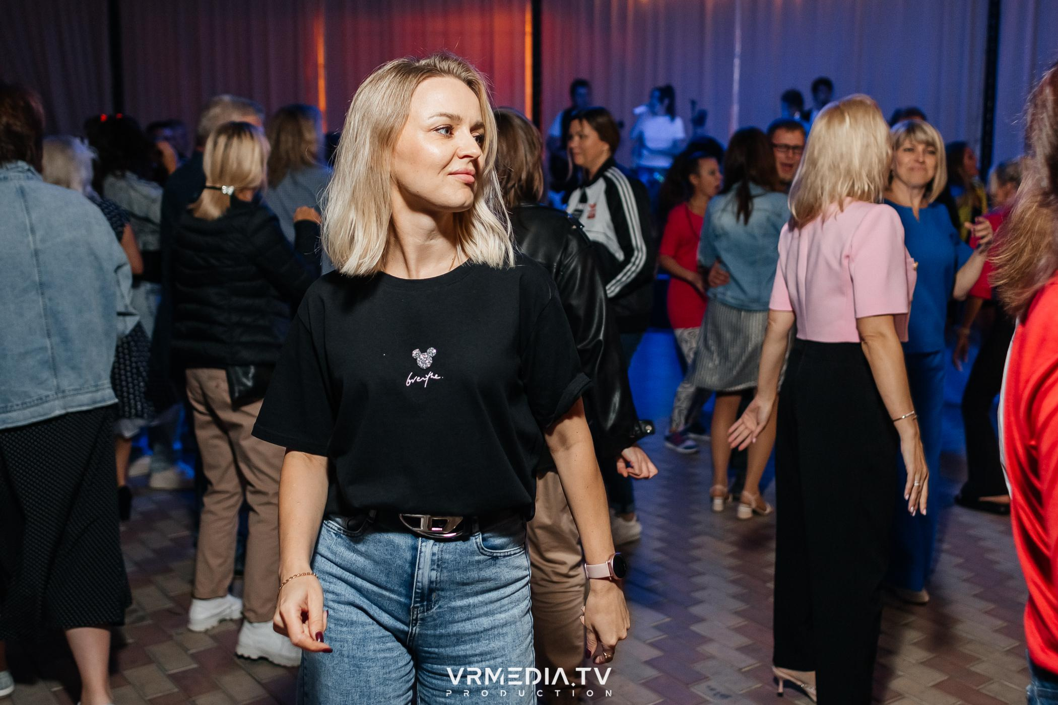 Дискотека 90-х в ресторане «Империя»