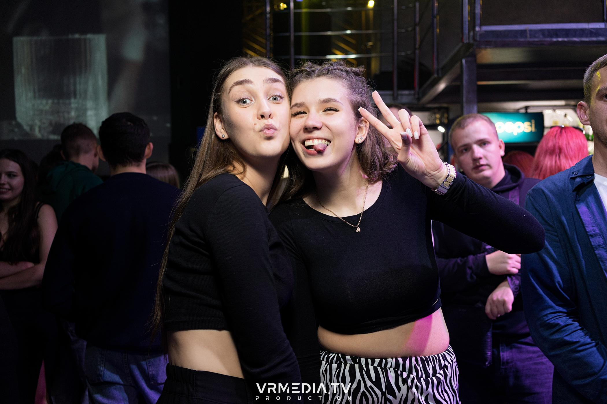 Выходные в баре «DOSKI»