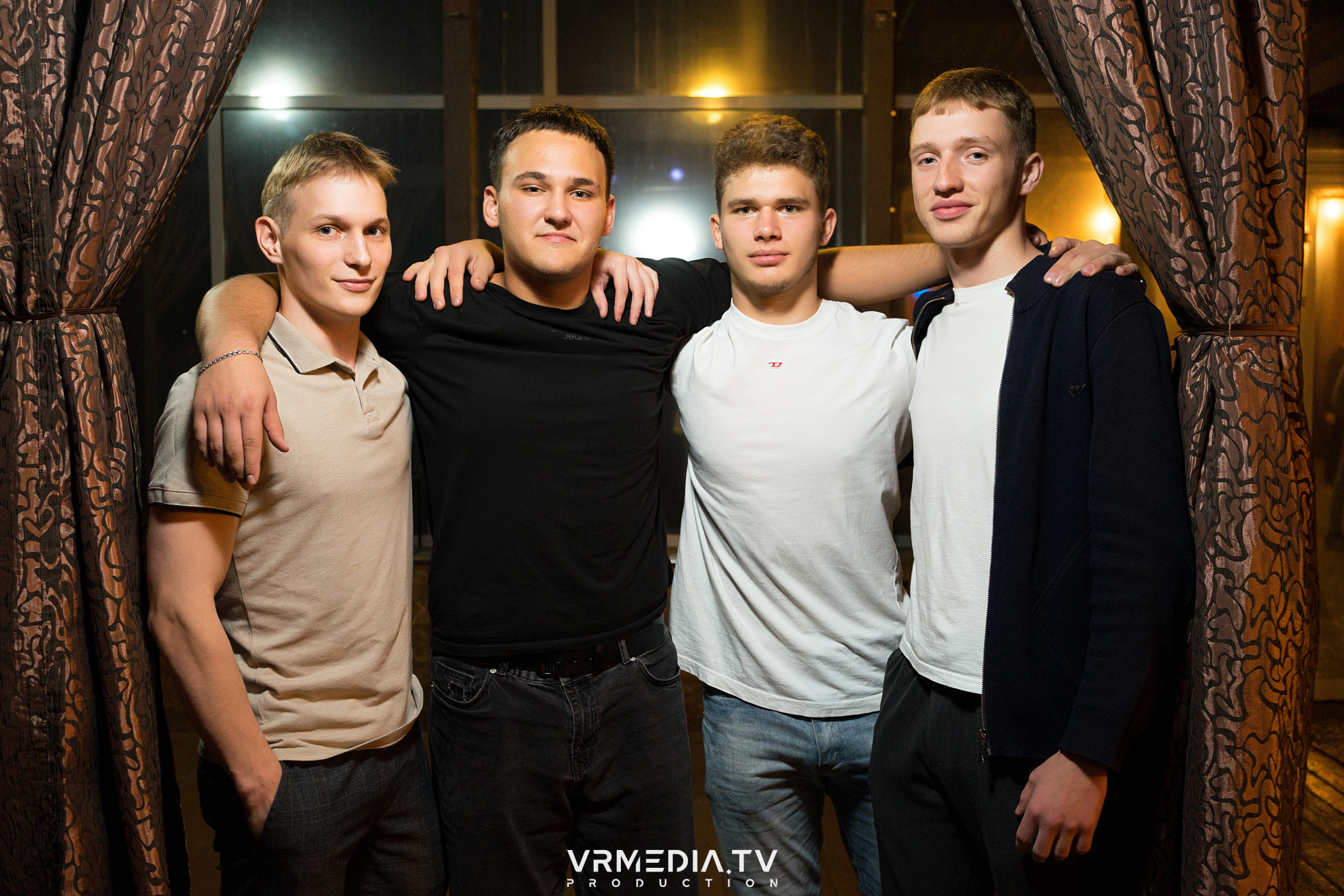 Выходные в баре «Друзья»