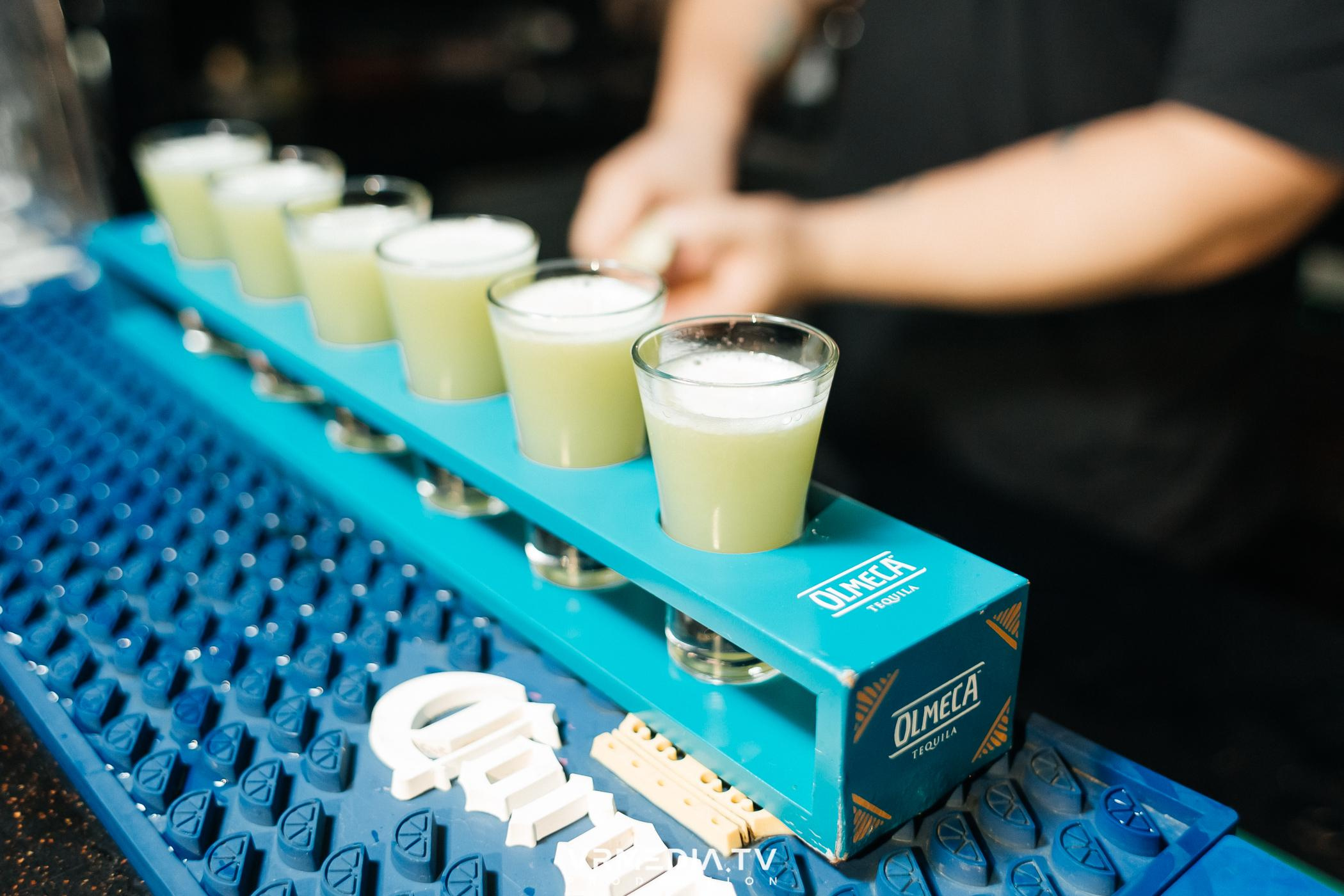 DANCE COCTAIL в караоке-баре «Volna»