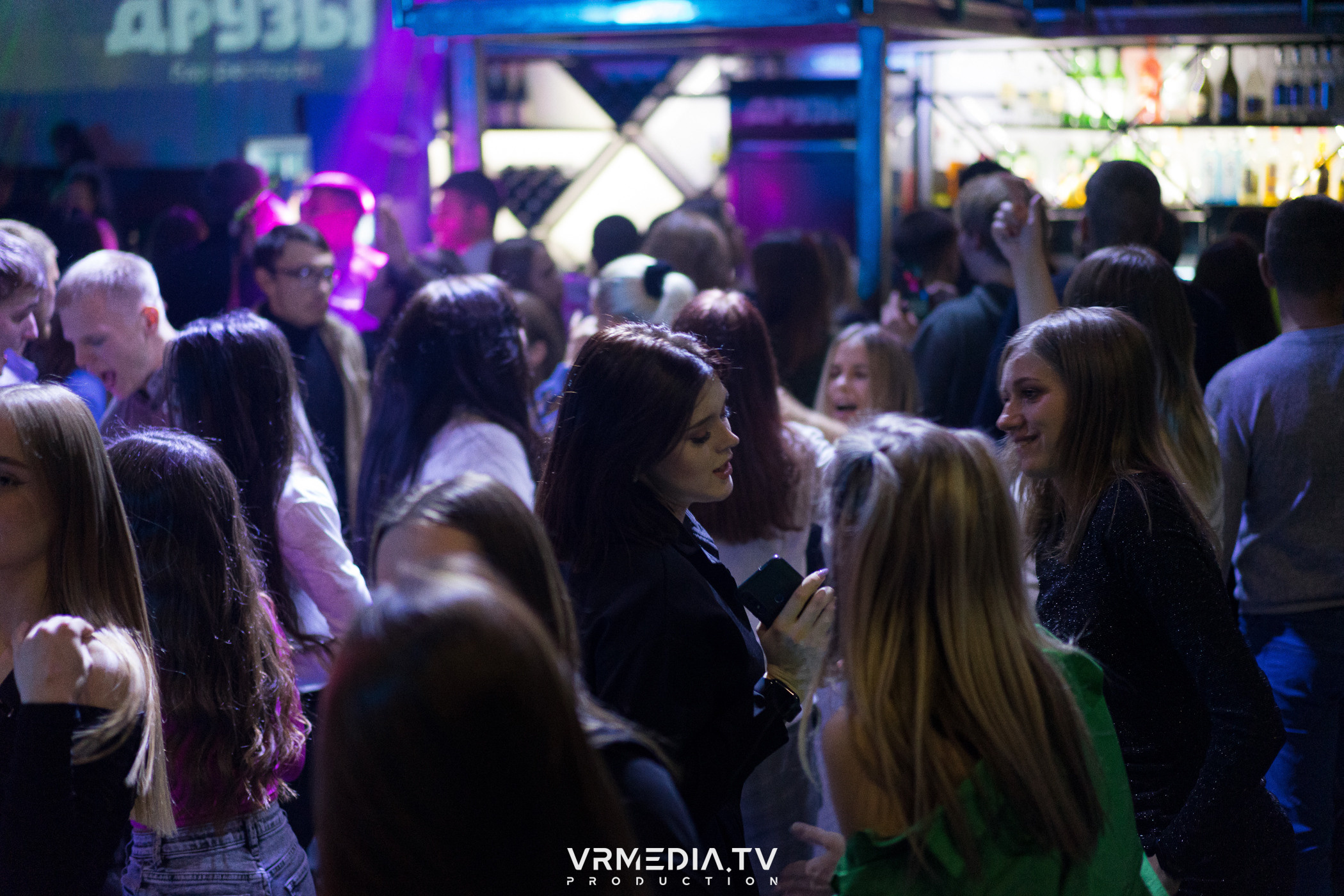 Октоберфест в баре «Друзья»