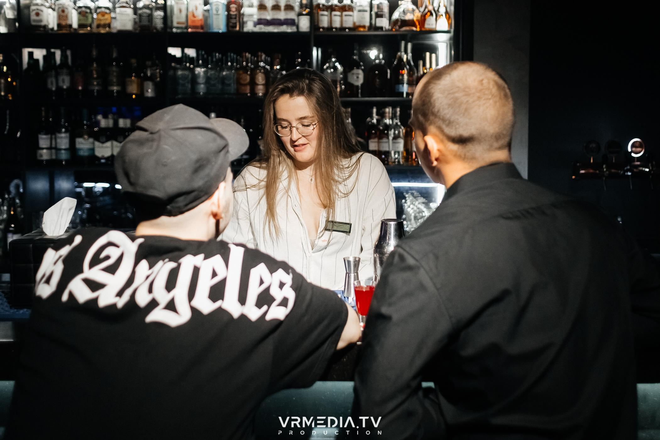 «Gentlemen show» в караоке-баре «Volna»