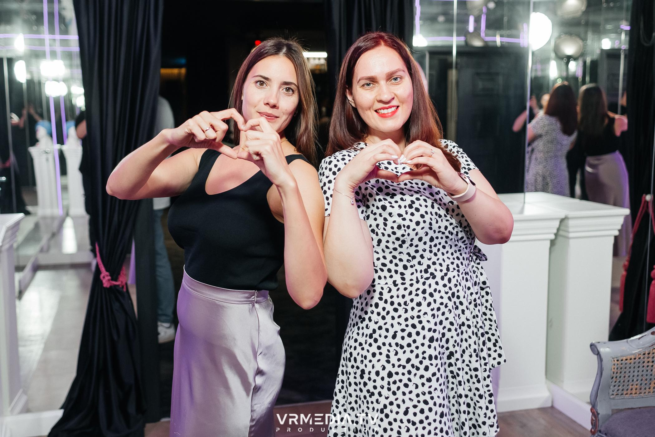 DANCE COCTAIL в караоке-баре «Volna»