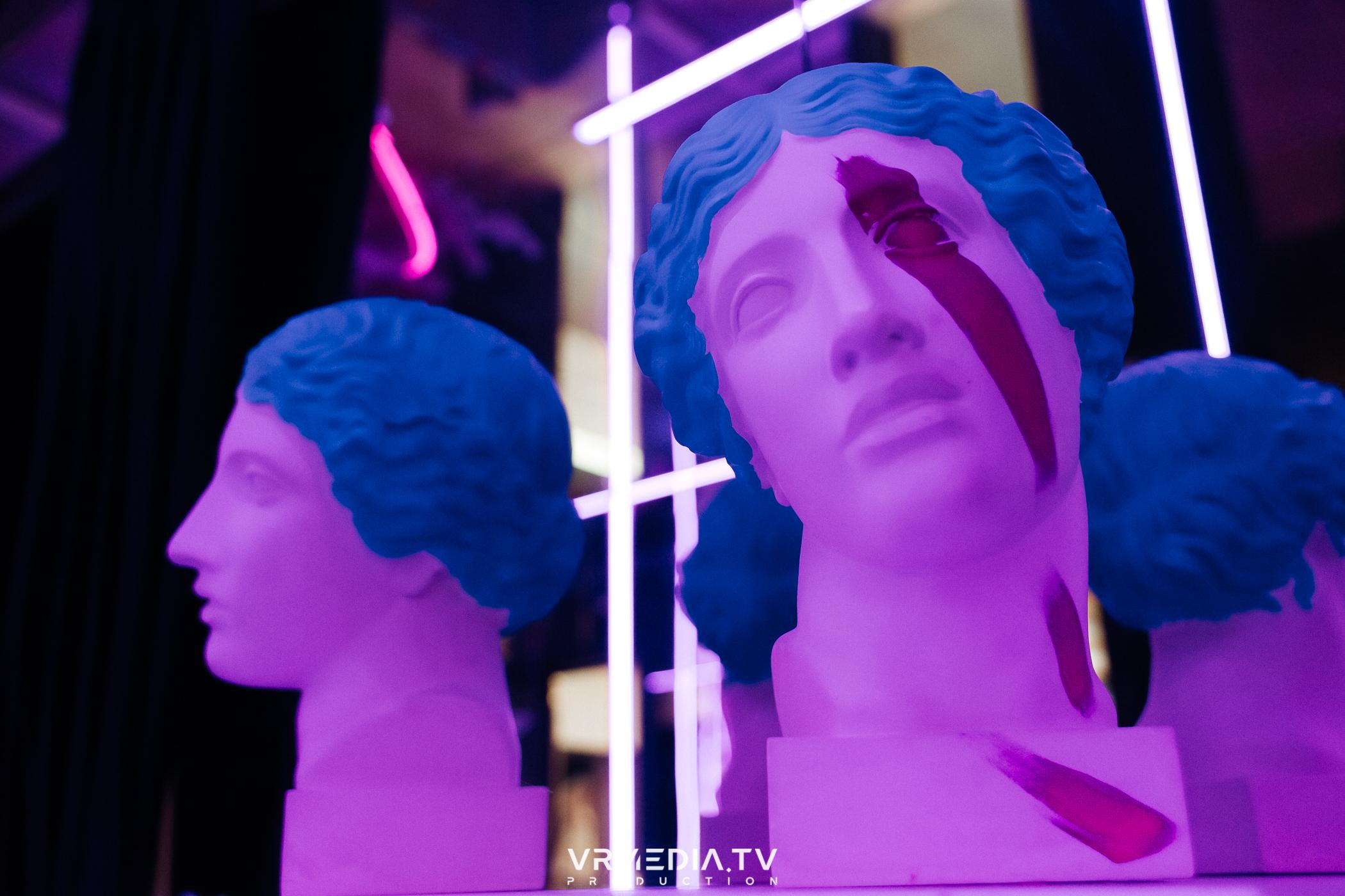 «Gentlemen show» в караоке-баре «Volna»