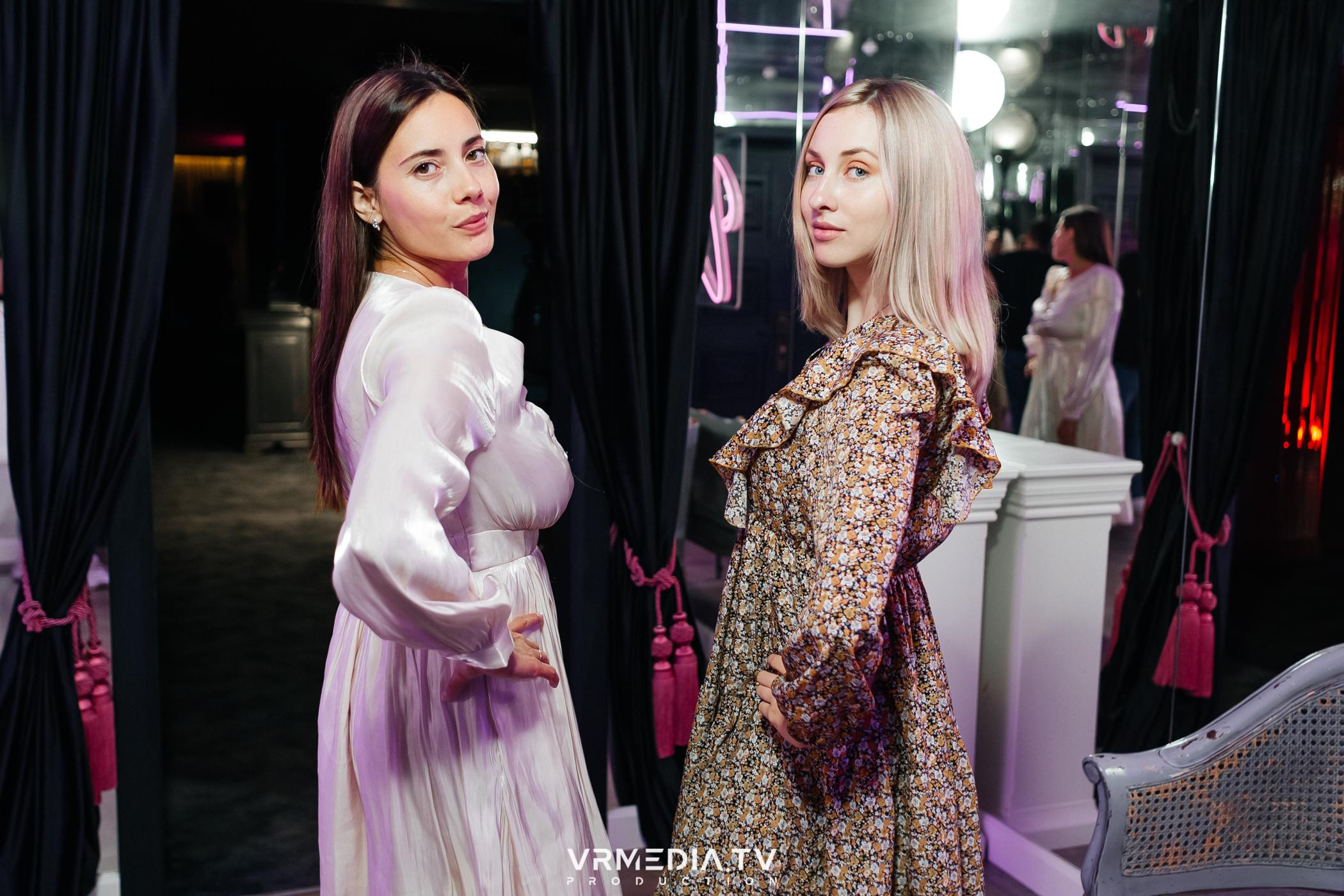 Выходные в караоке-баре «Volna»