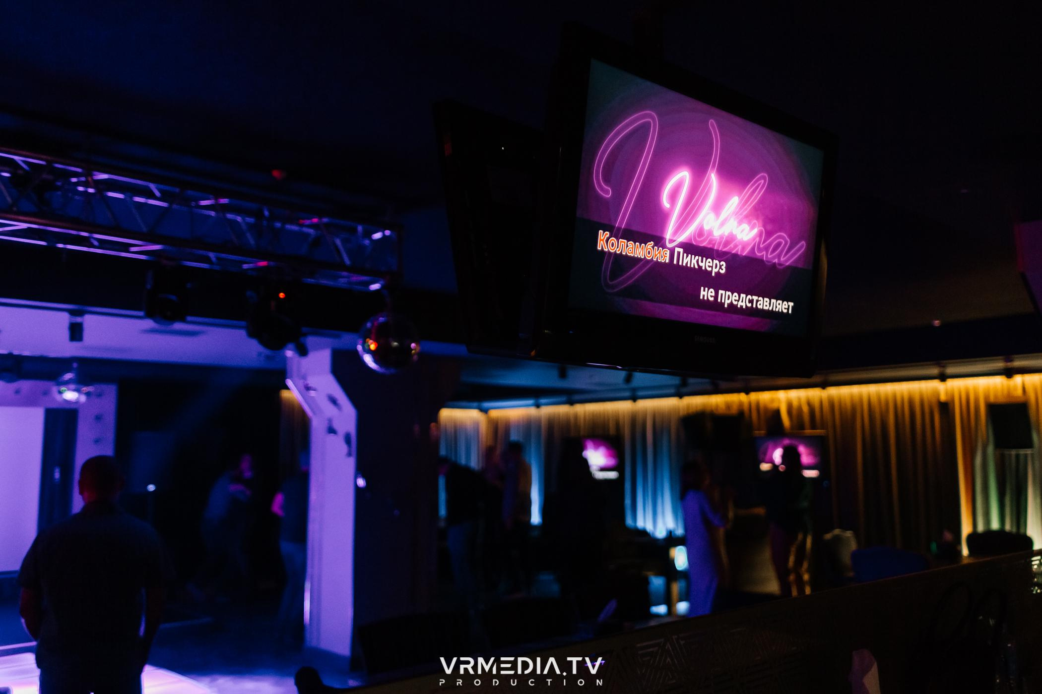 «Gentlemen show» в караоке-баре «Volna»