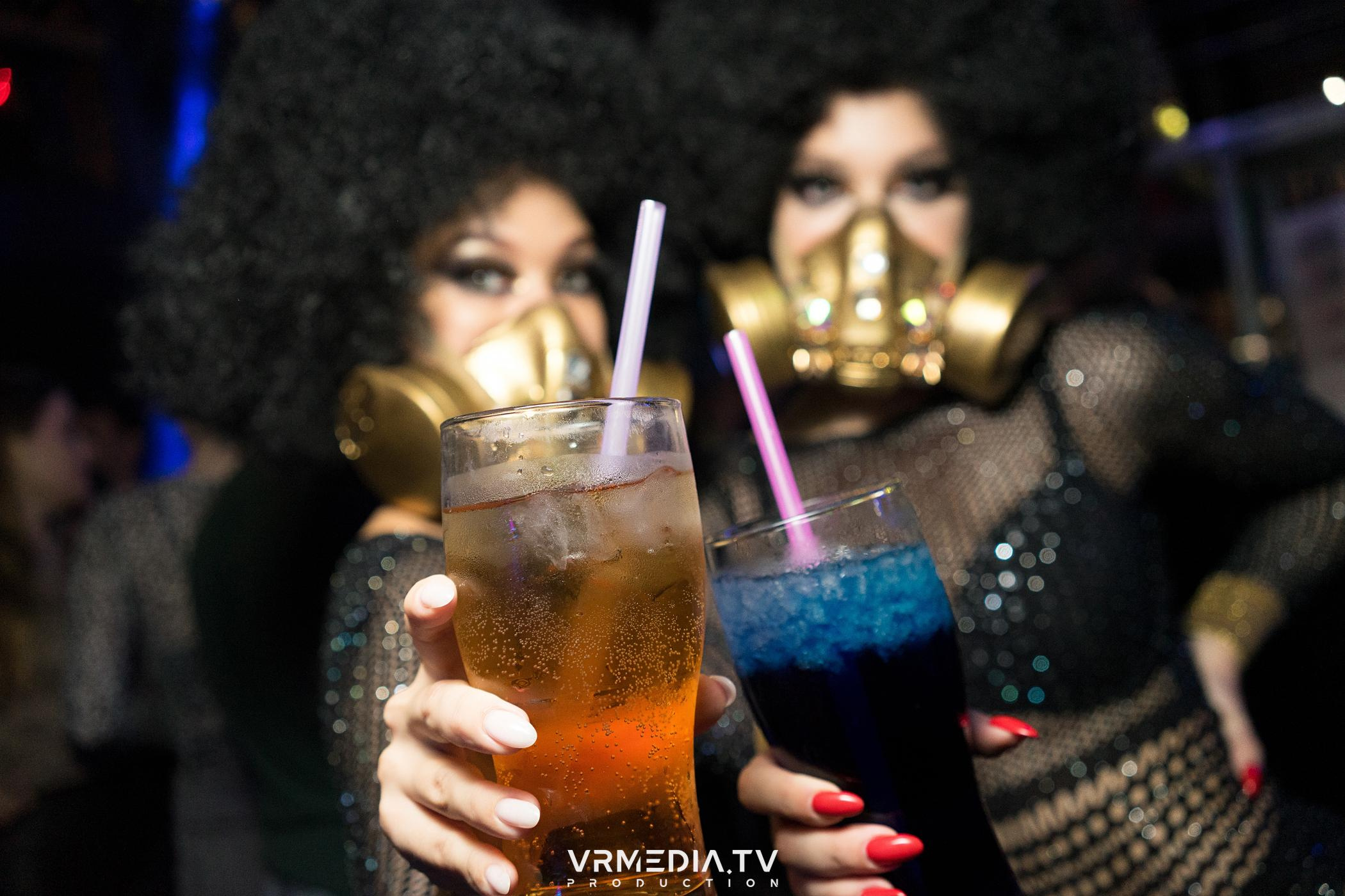 Выходные в баре «DOSKI»