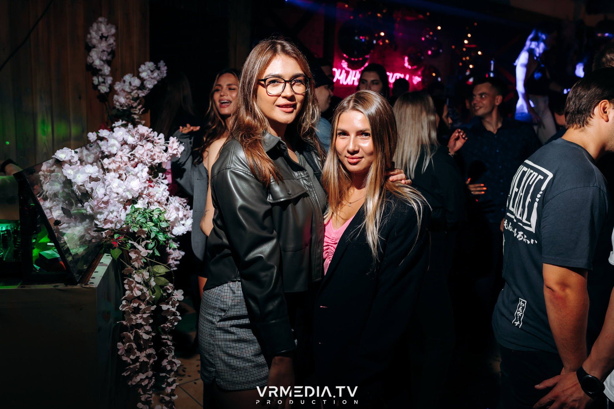 Бару «Cosmo» — 8 лет!