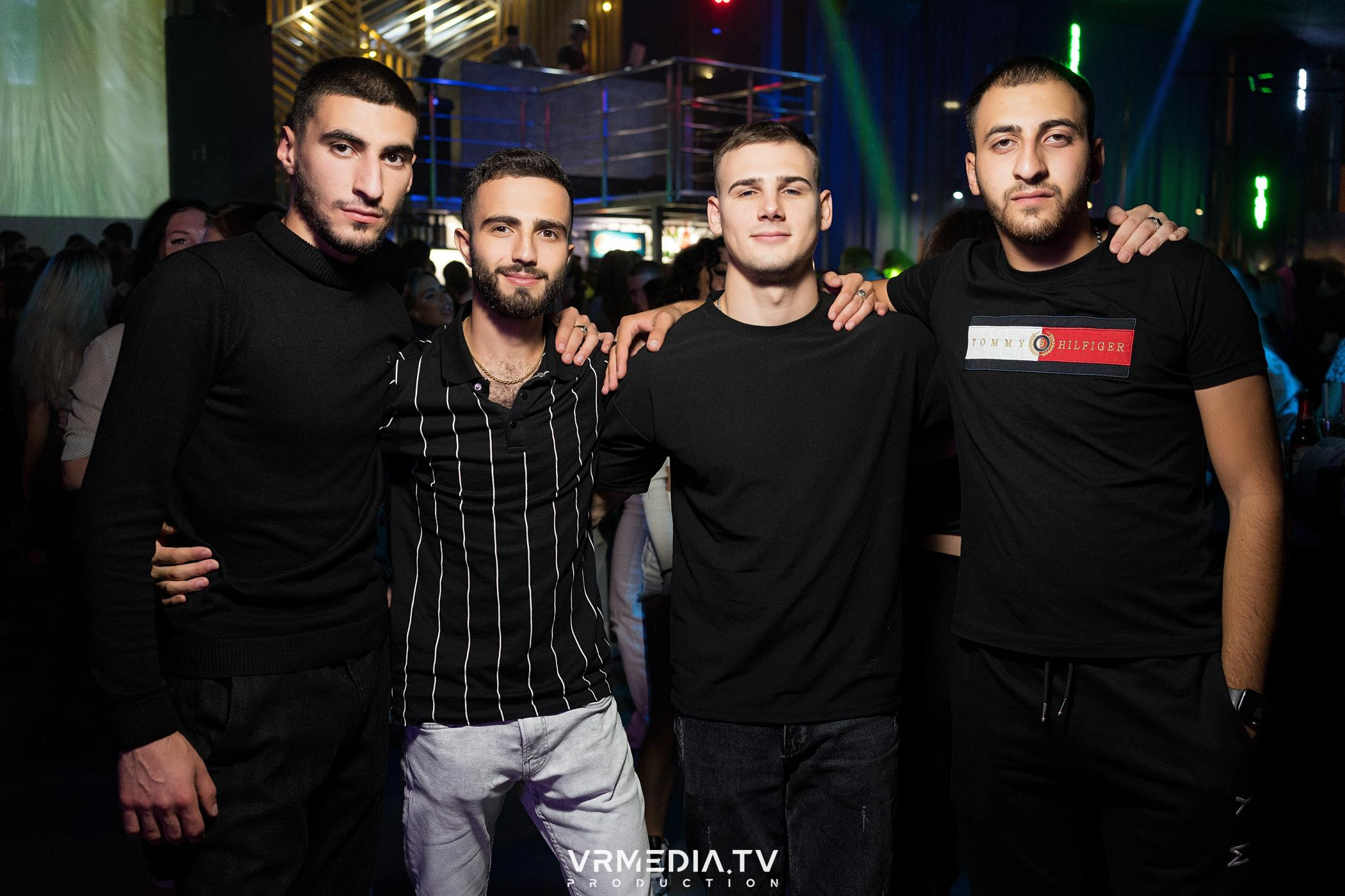 Выходные в баре «DOSKI»