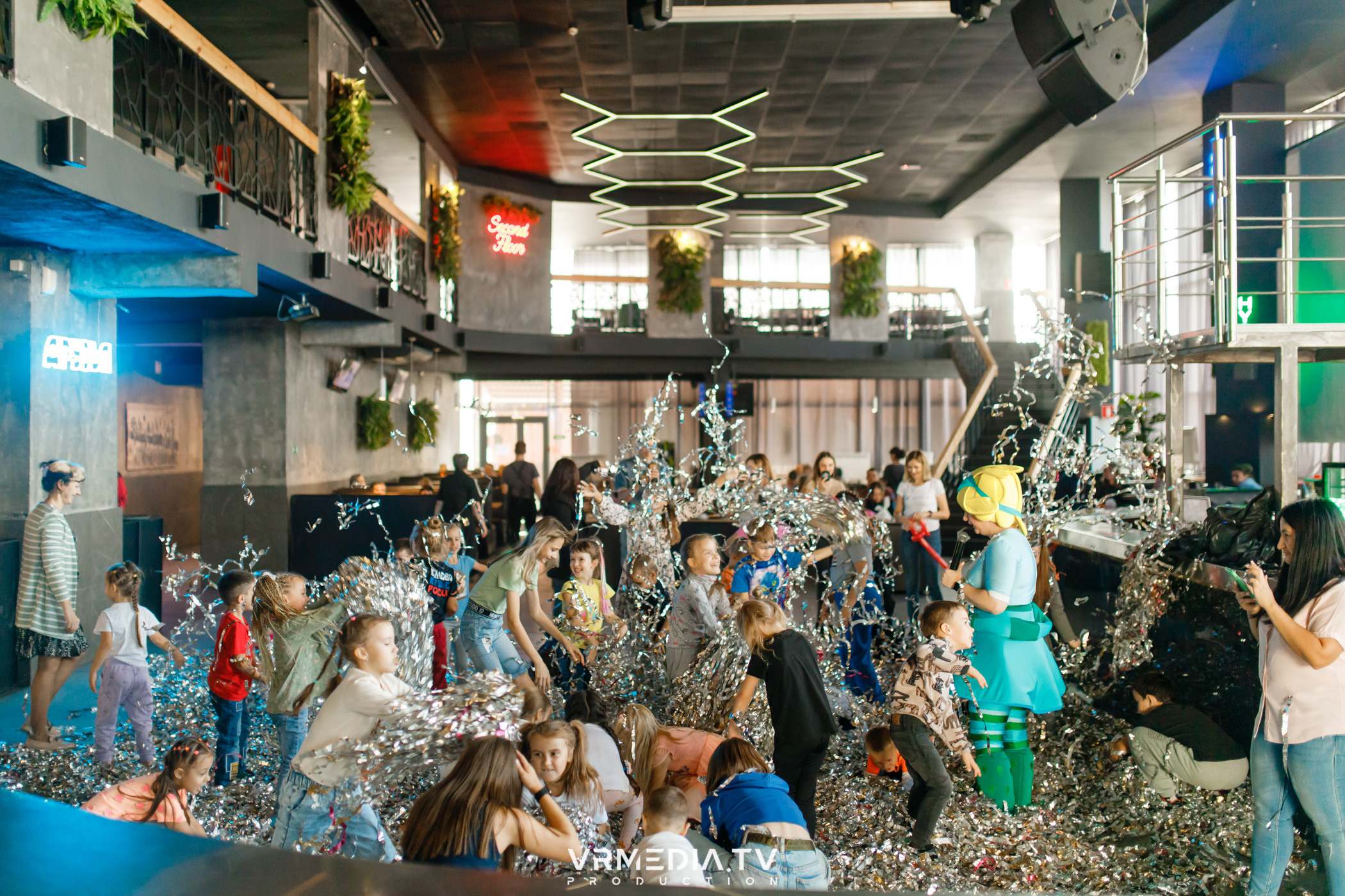 Baby time в баре «Друзья»