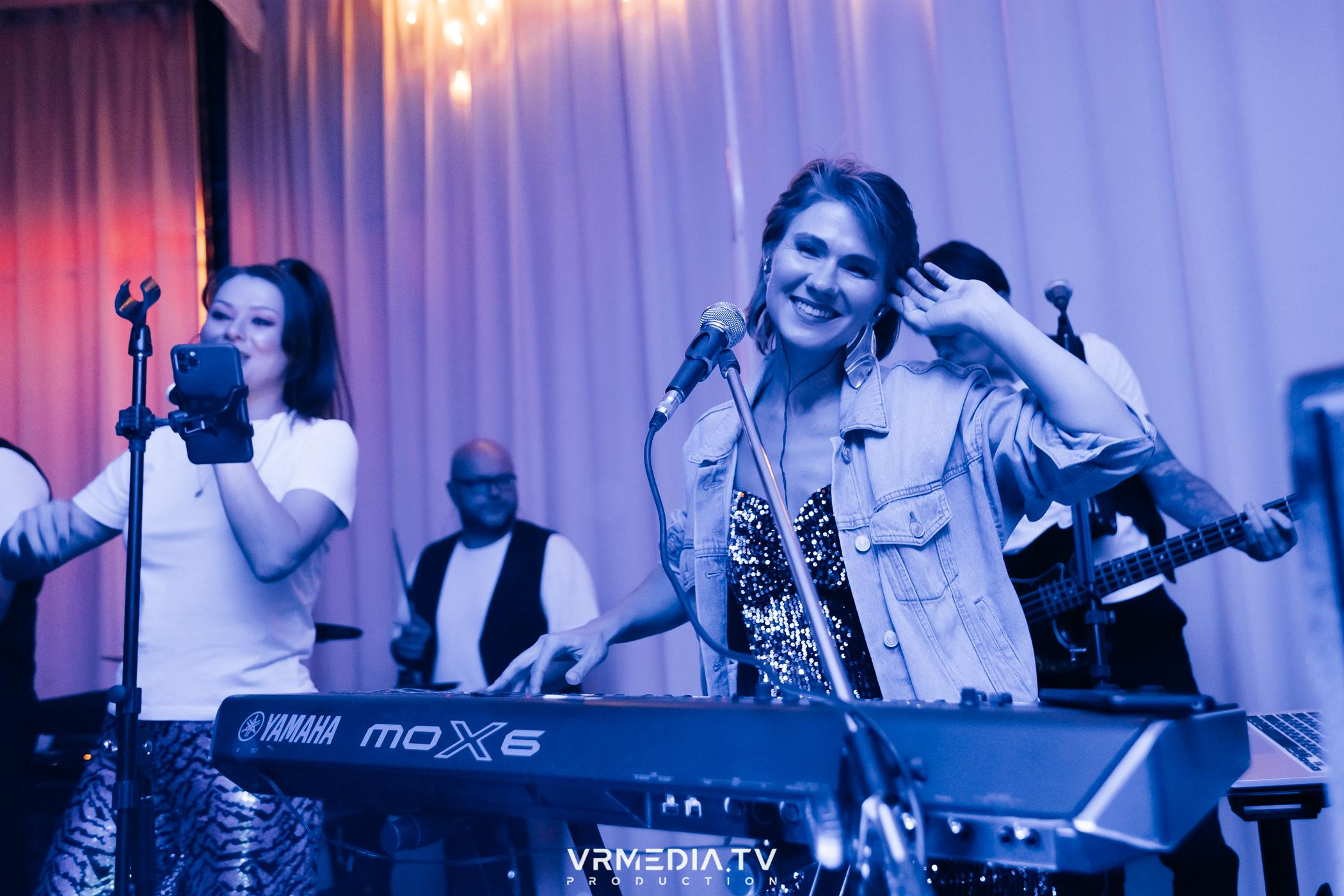 Дискотека 90-х в ресторане «Империя»