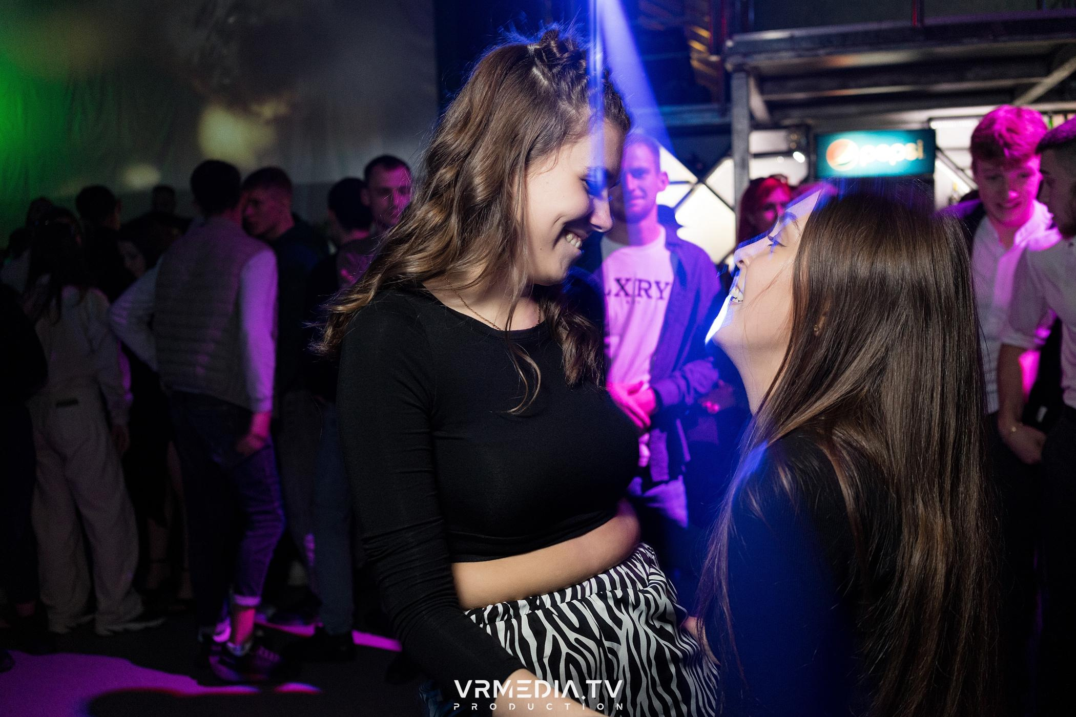 Выходные в баре «DOSKI»