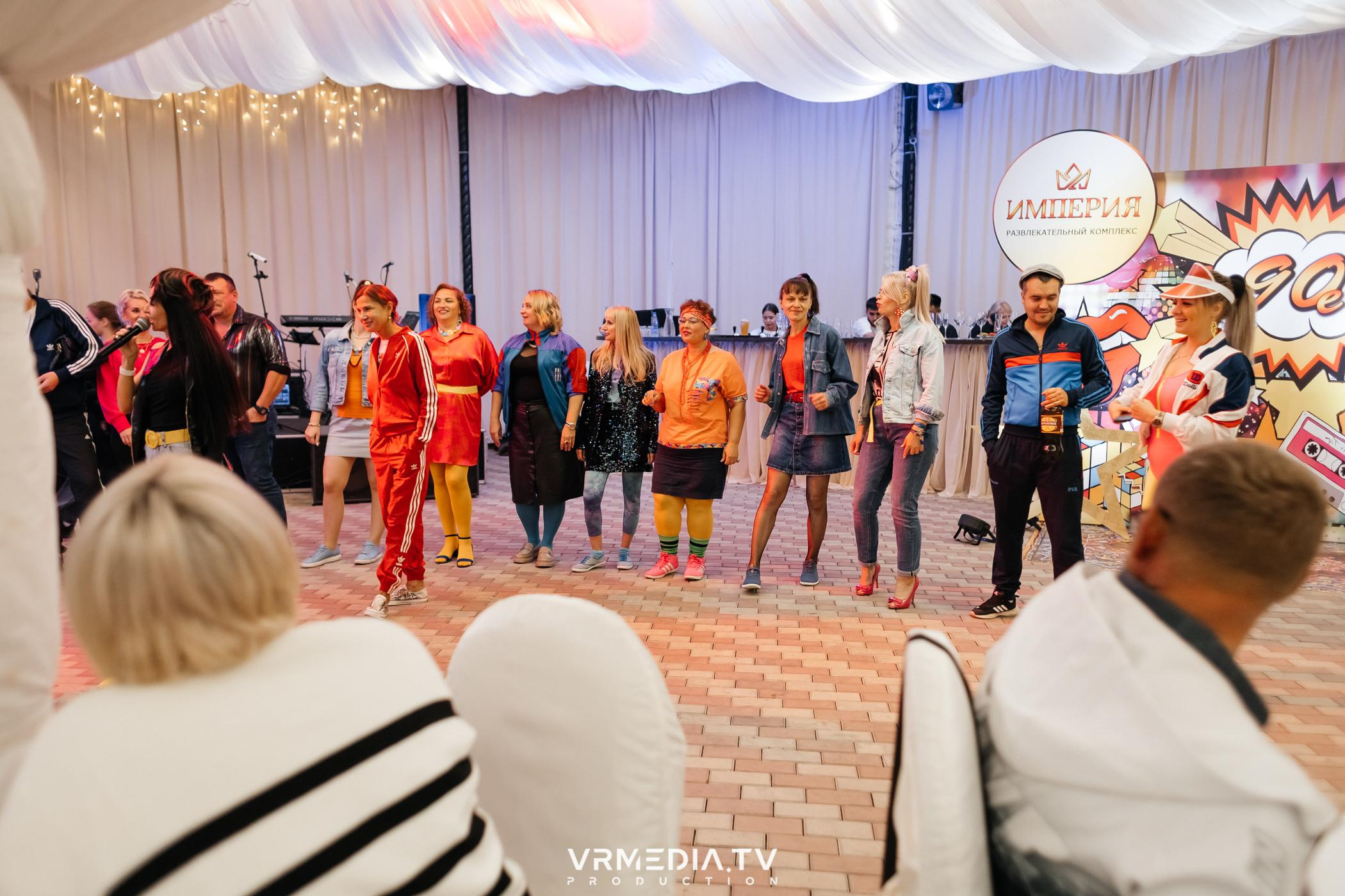 Дискотека 90-х в ресторане «Империя»