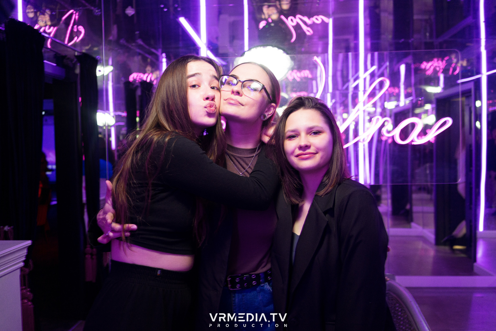 THE GOLD VOICE в караоке-баре «Volna»