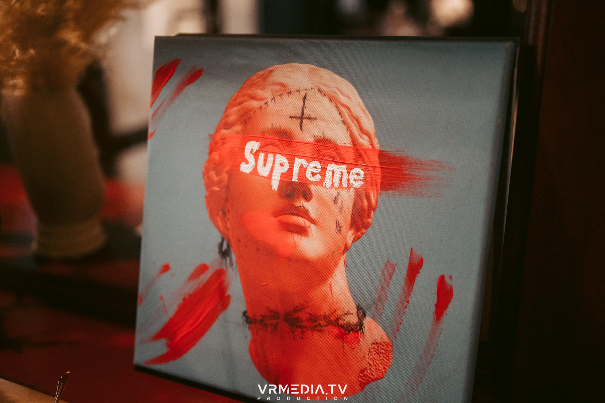 Стихи и Вино в баре «Supreme»