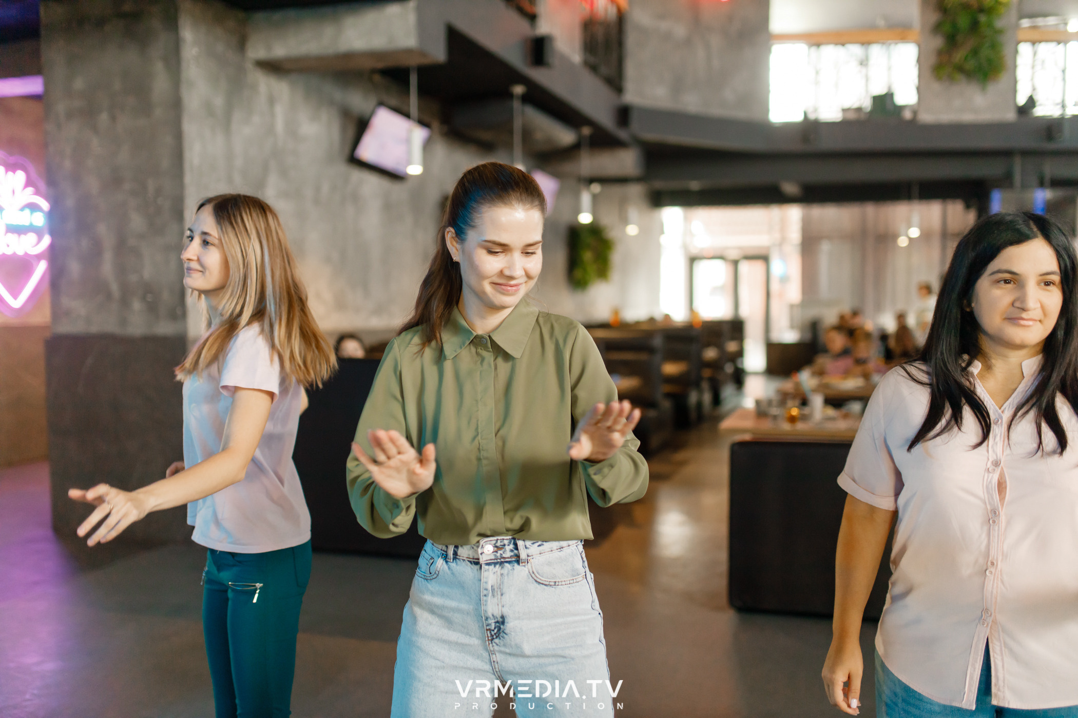 Baby time в баре «Друзья»