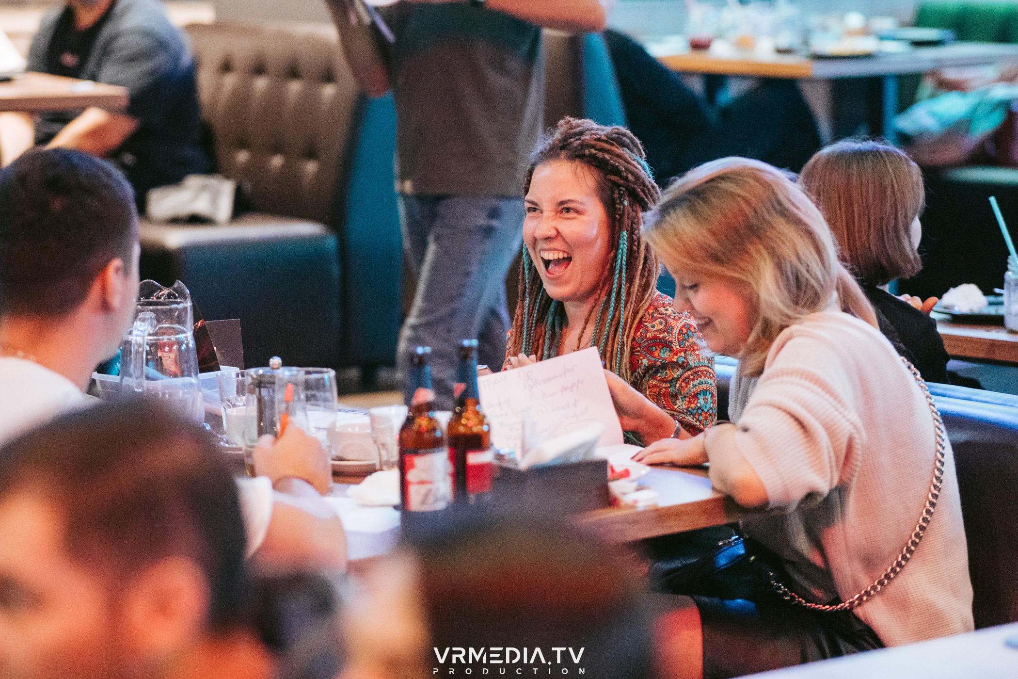 Эйнштейн party в баре «Друзья»