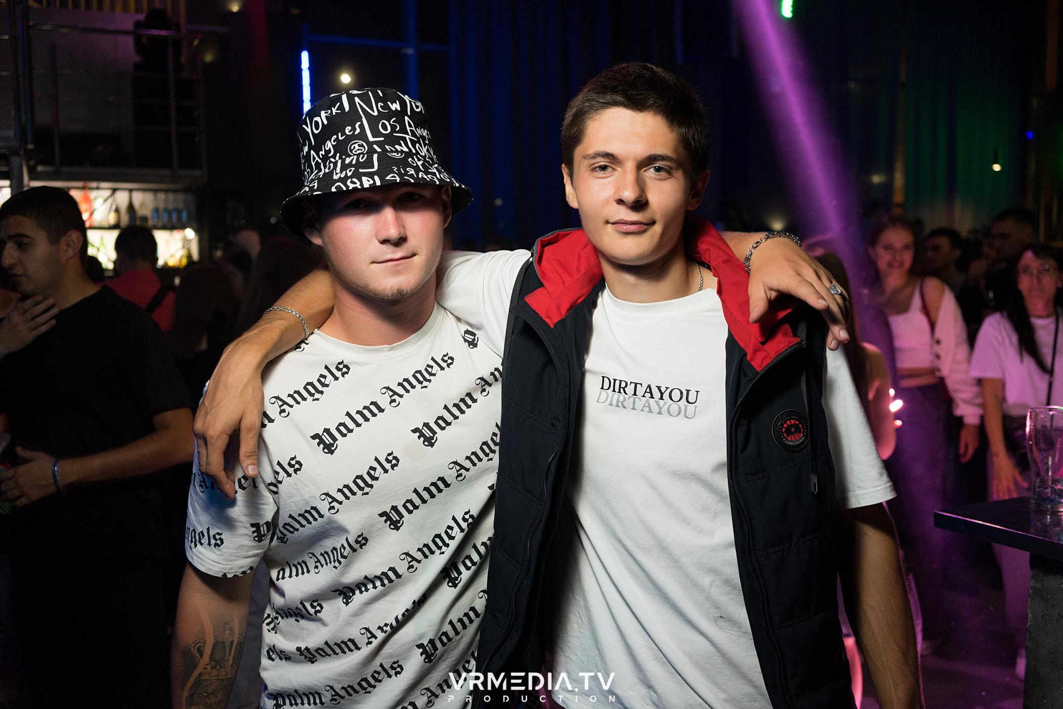 Выходные в баре «DOSKI»