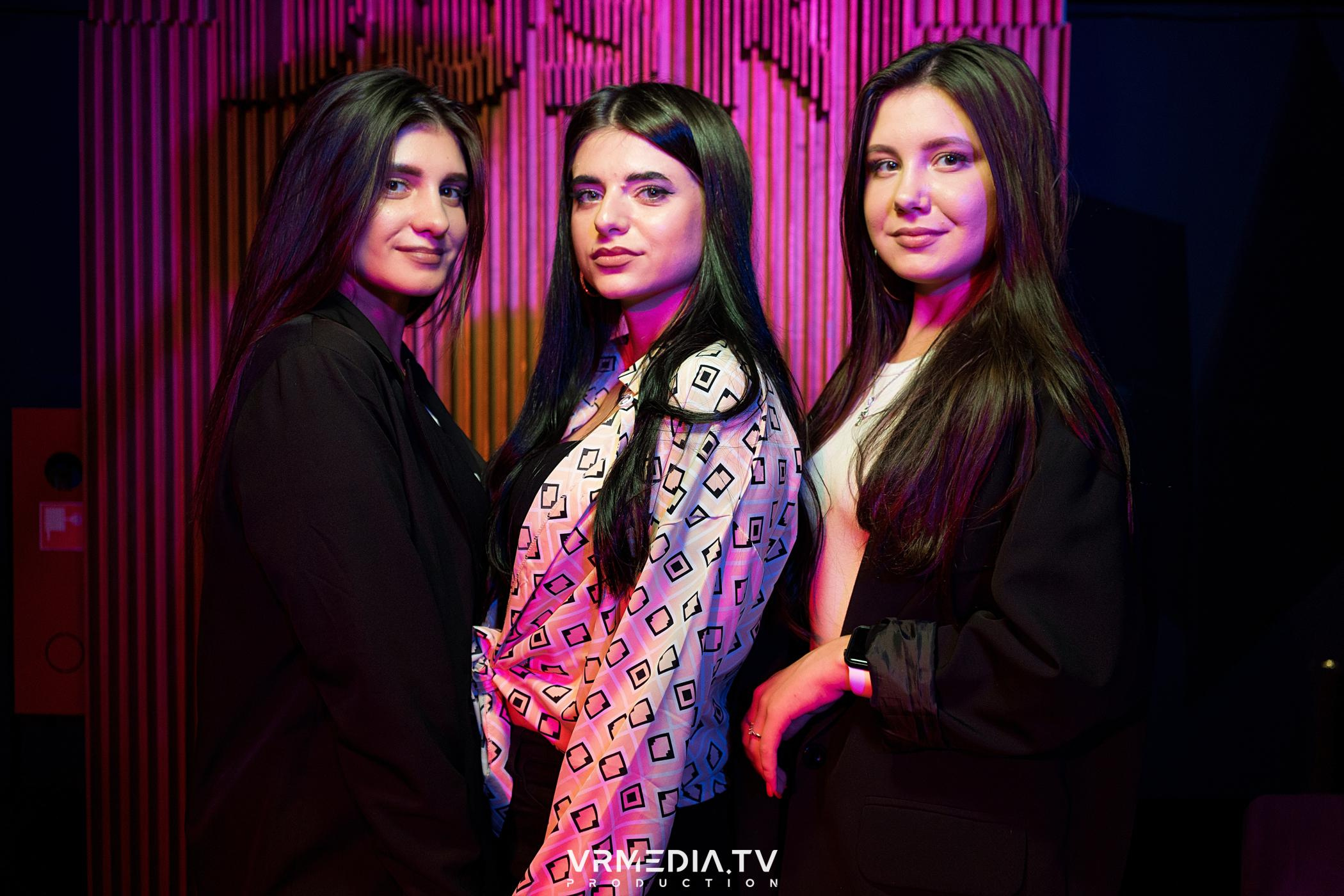 Выходные в баре «DOSKI»