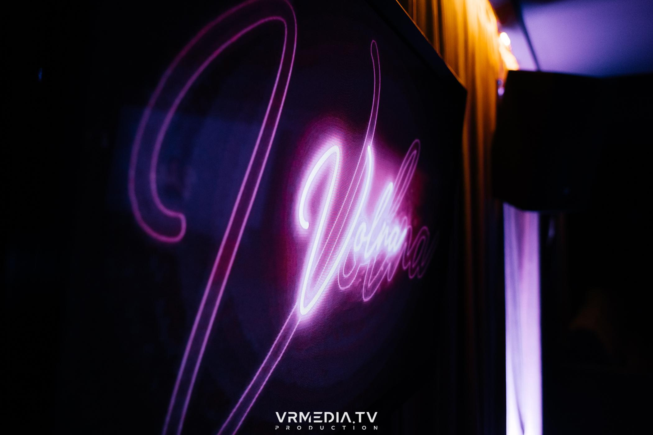 «Gentlemen show» в караоке-баре «Volna»