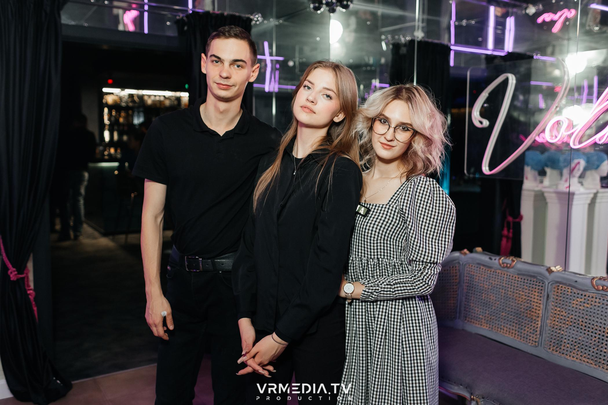 «Gentlemen show» в караоке-баре «Volna»