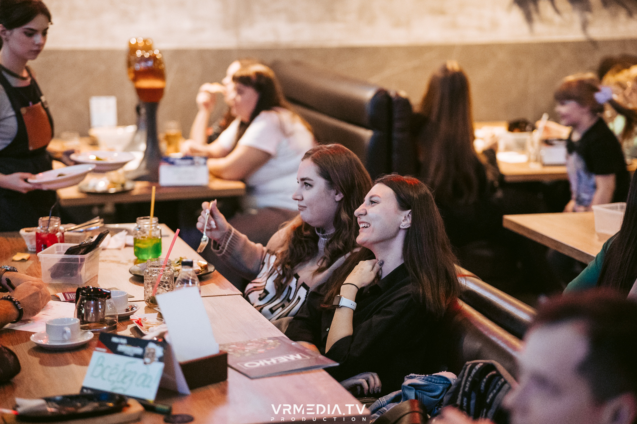 Эйнштейн party в баре «Друзья»