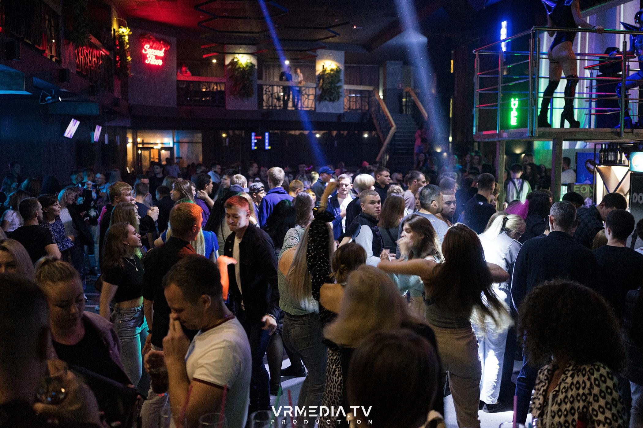 Выходные в баре «DOSKI»