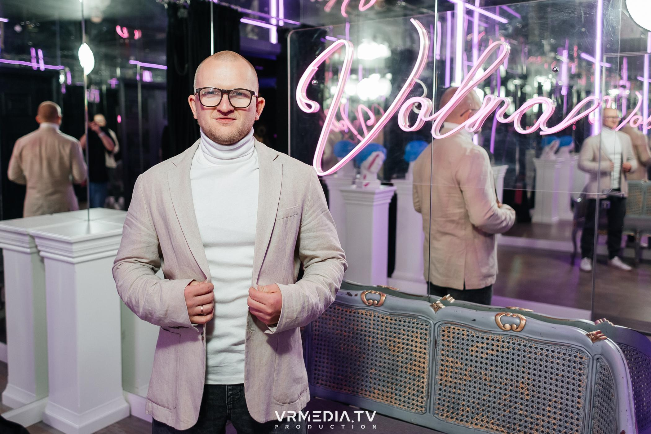 Выходные в караоке-баре «Volna»