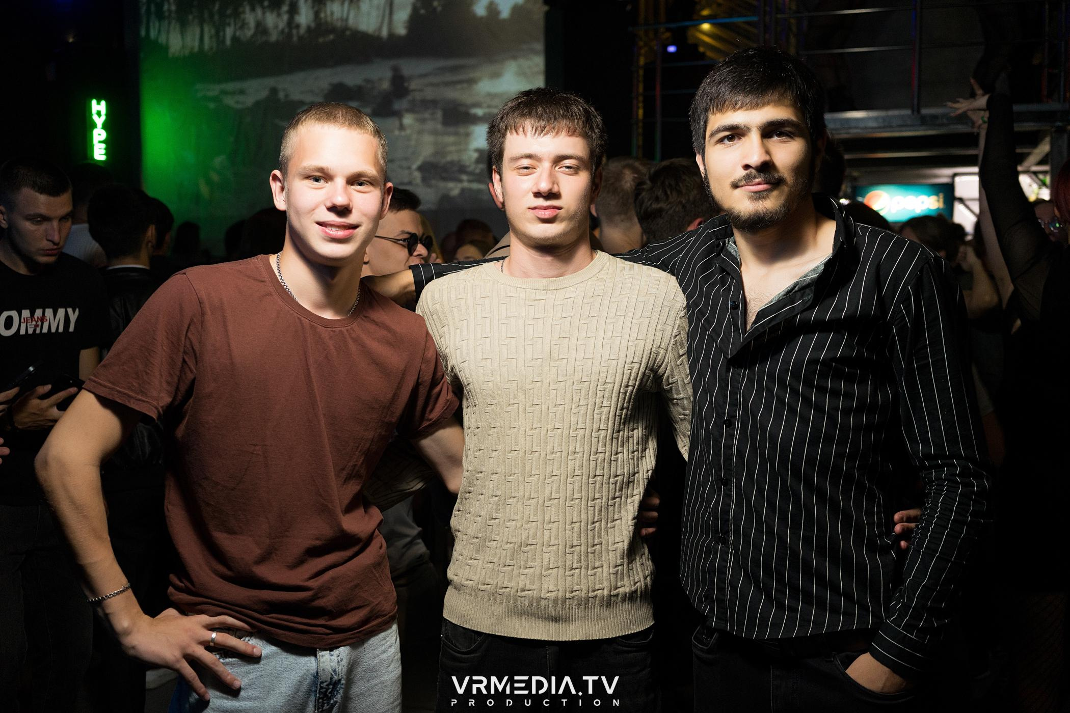 Выходные в баре «DOSKI»