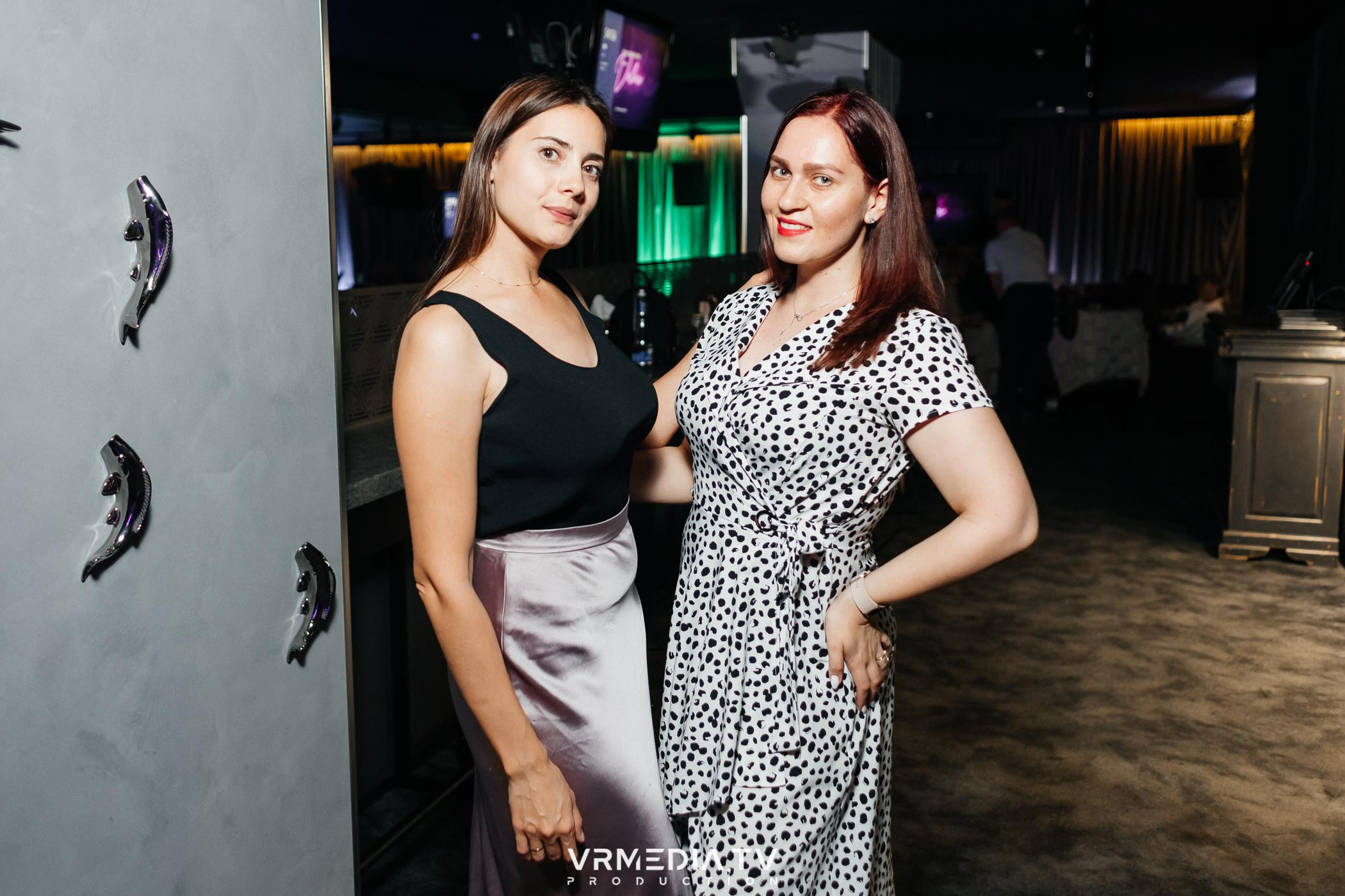 DANCE COCTAIL в караоке-баре «Volna»