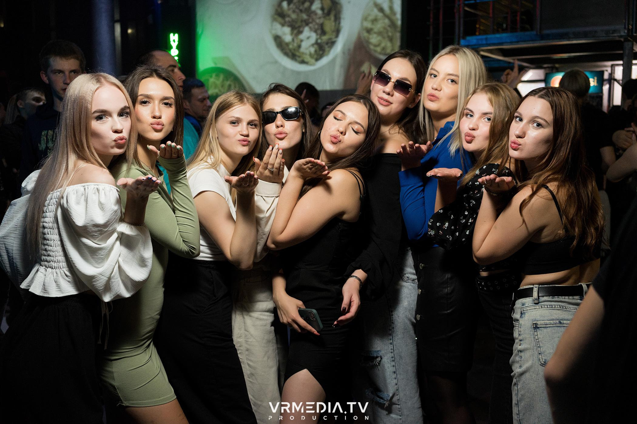 Выходные в баре «DOSKI»