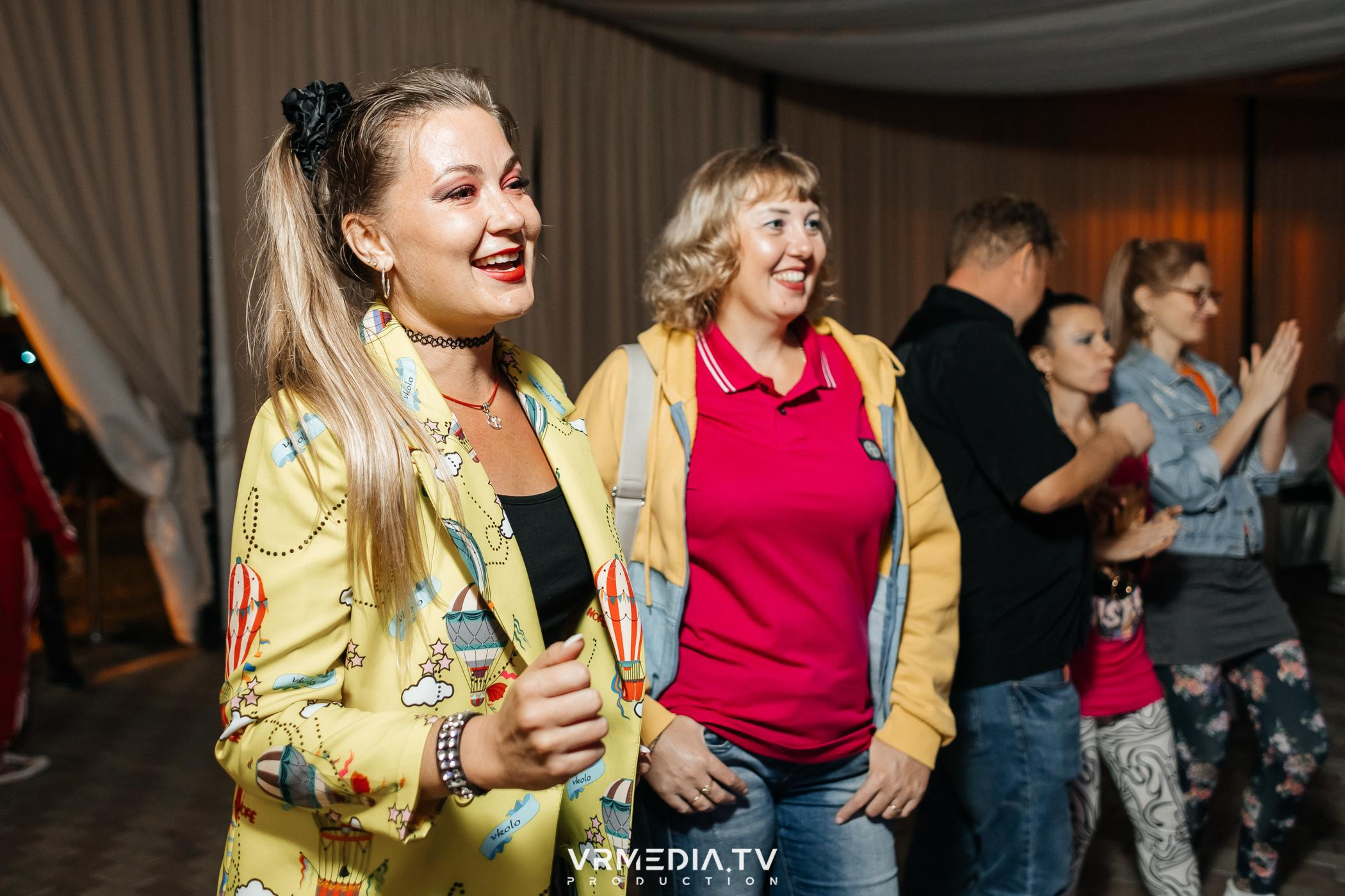 Дискотека 90-х в ресторане «Империя»